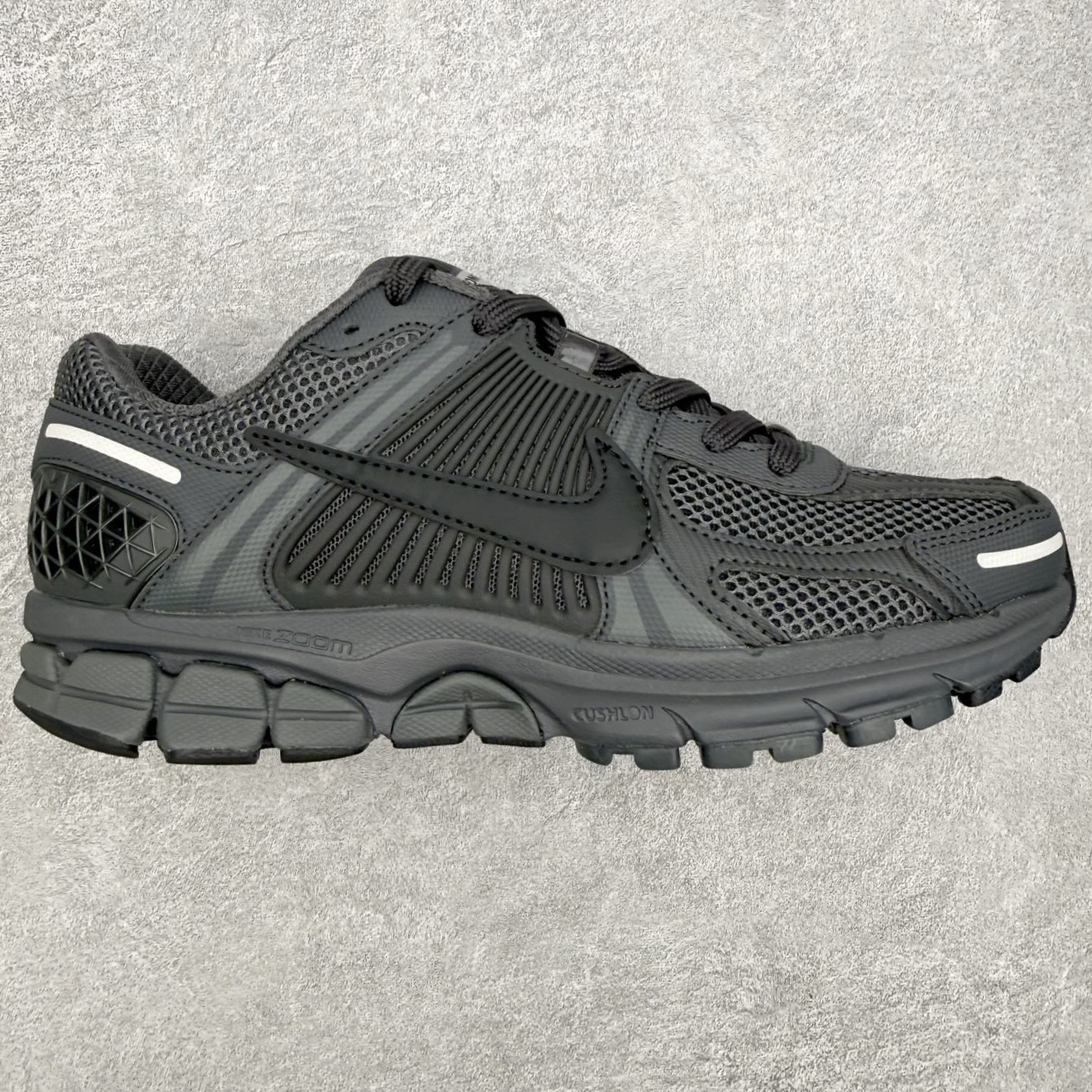 Nike Air Zoom Vomero 5 FQ7079-002 