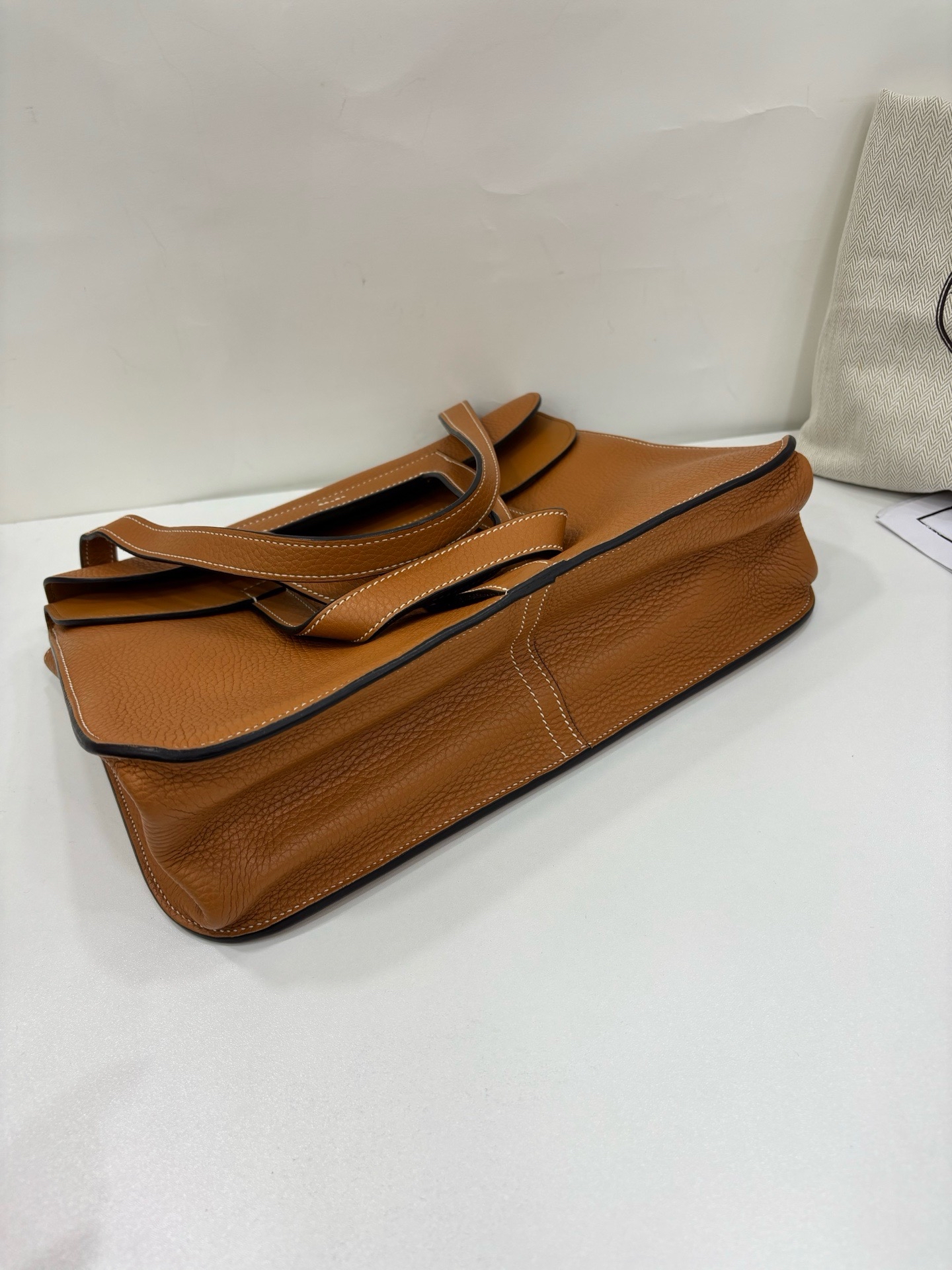 Pre-Owned HERMÉS Halzan 31 / Product Code:26052205