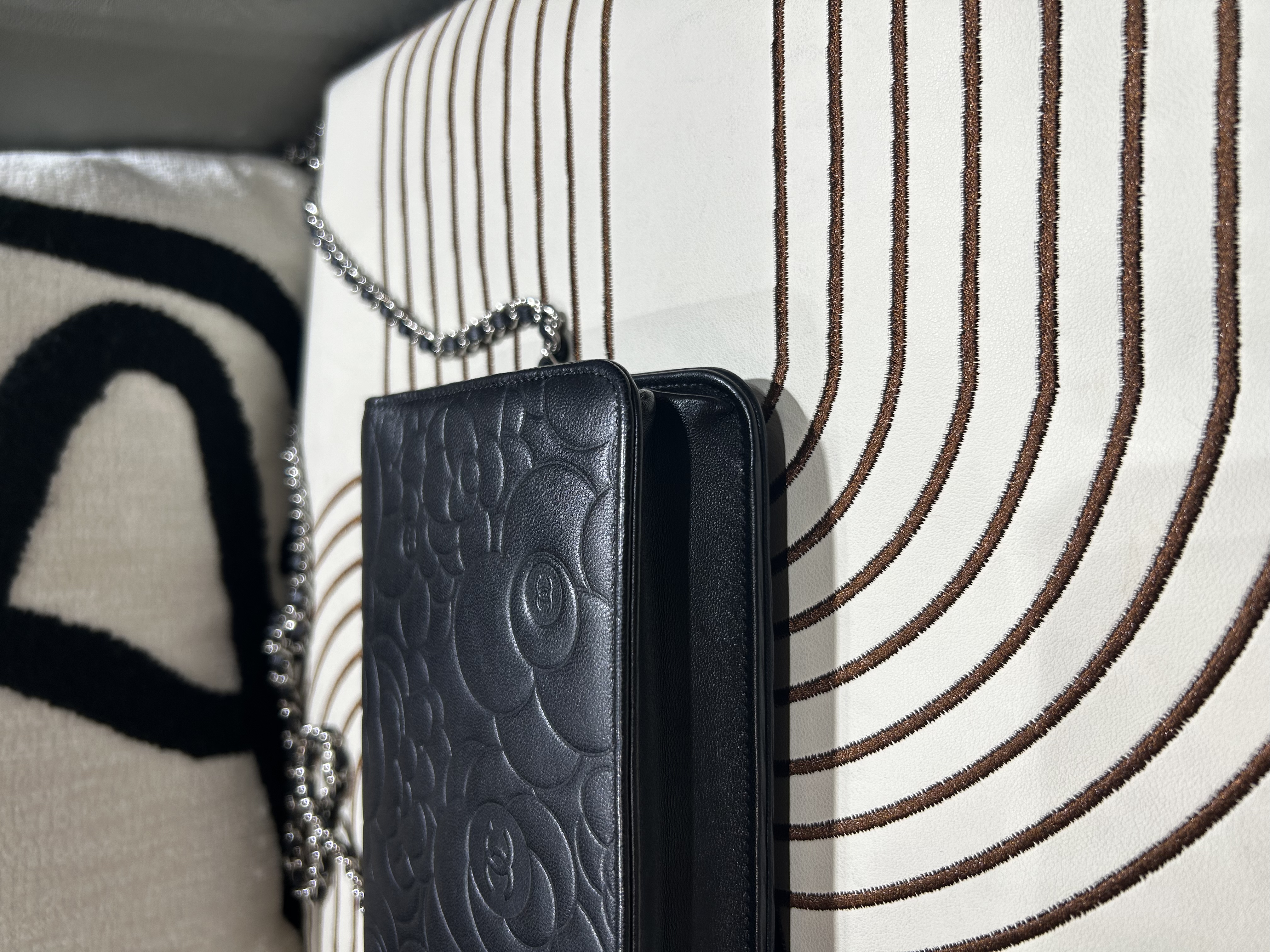 Chanel 山茶花 Wallet On Chain 黑色銀鏈 100%Authentic, 98%New ☑️15Card☑️Box