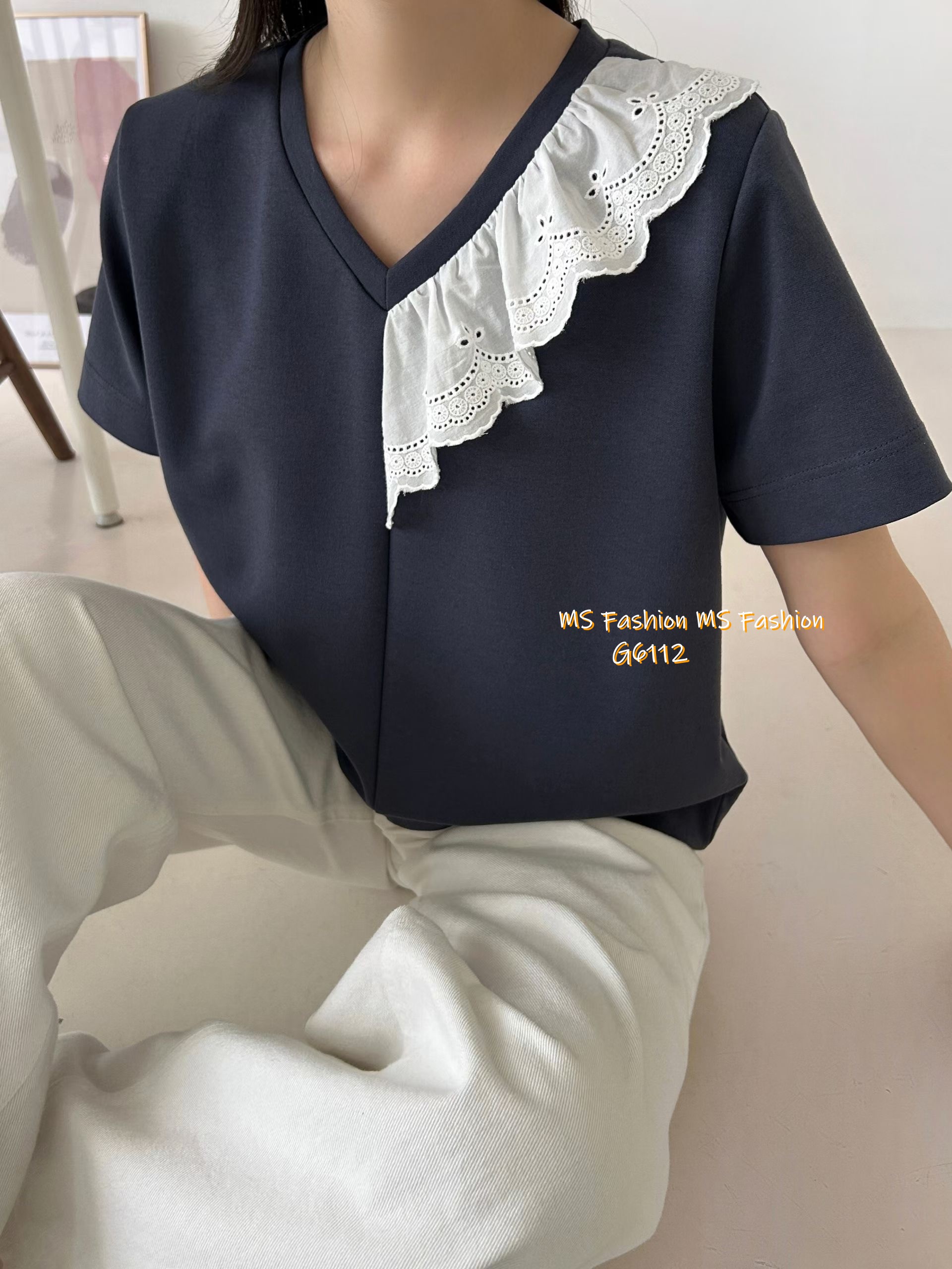 G6112 韓國🇰🇷V領通花ruffle top