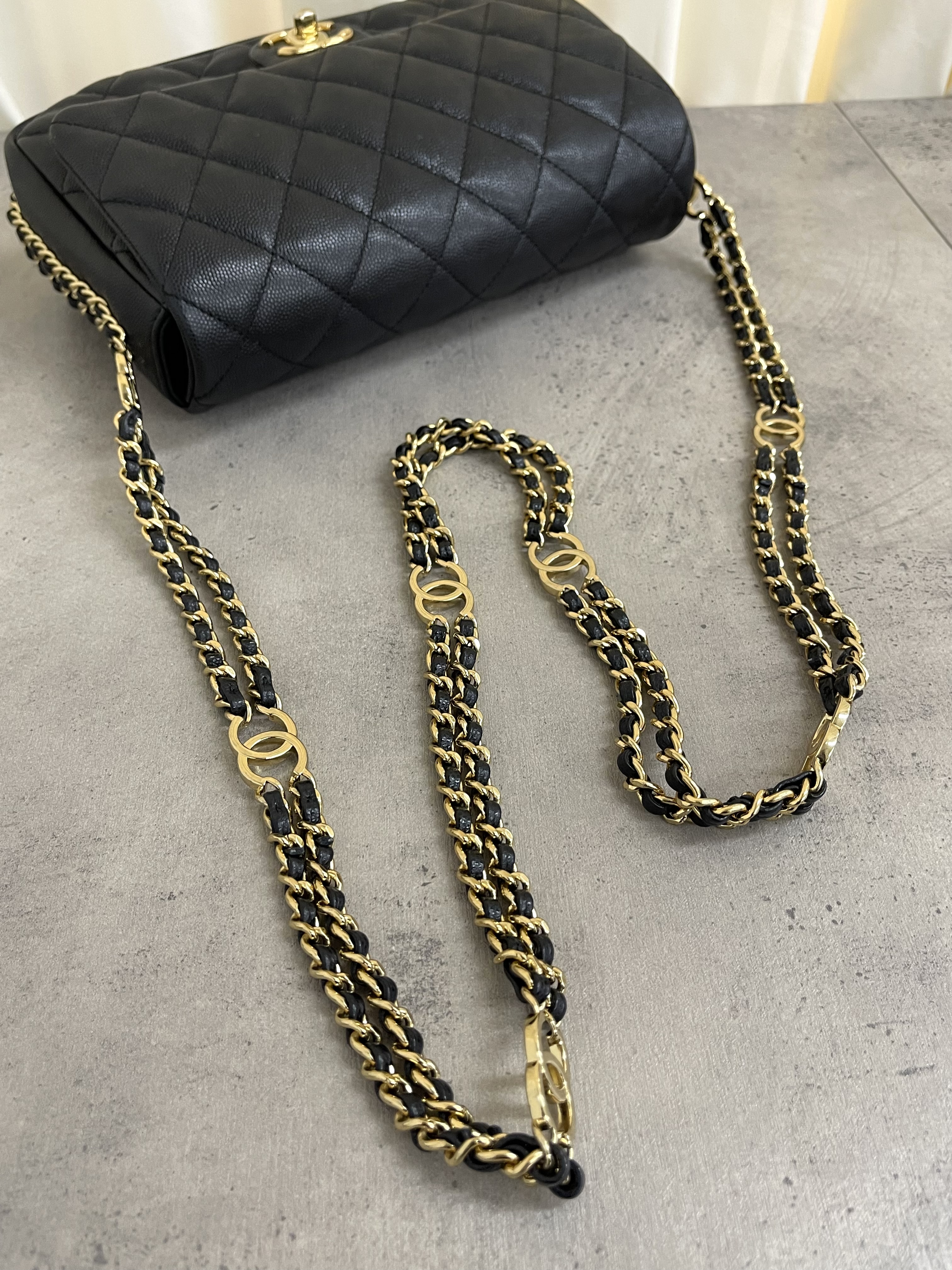 Pre-owned Chanel flap bag AS3757/ Product Code: 26012202