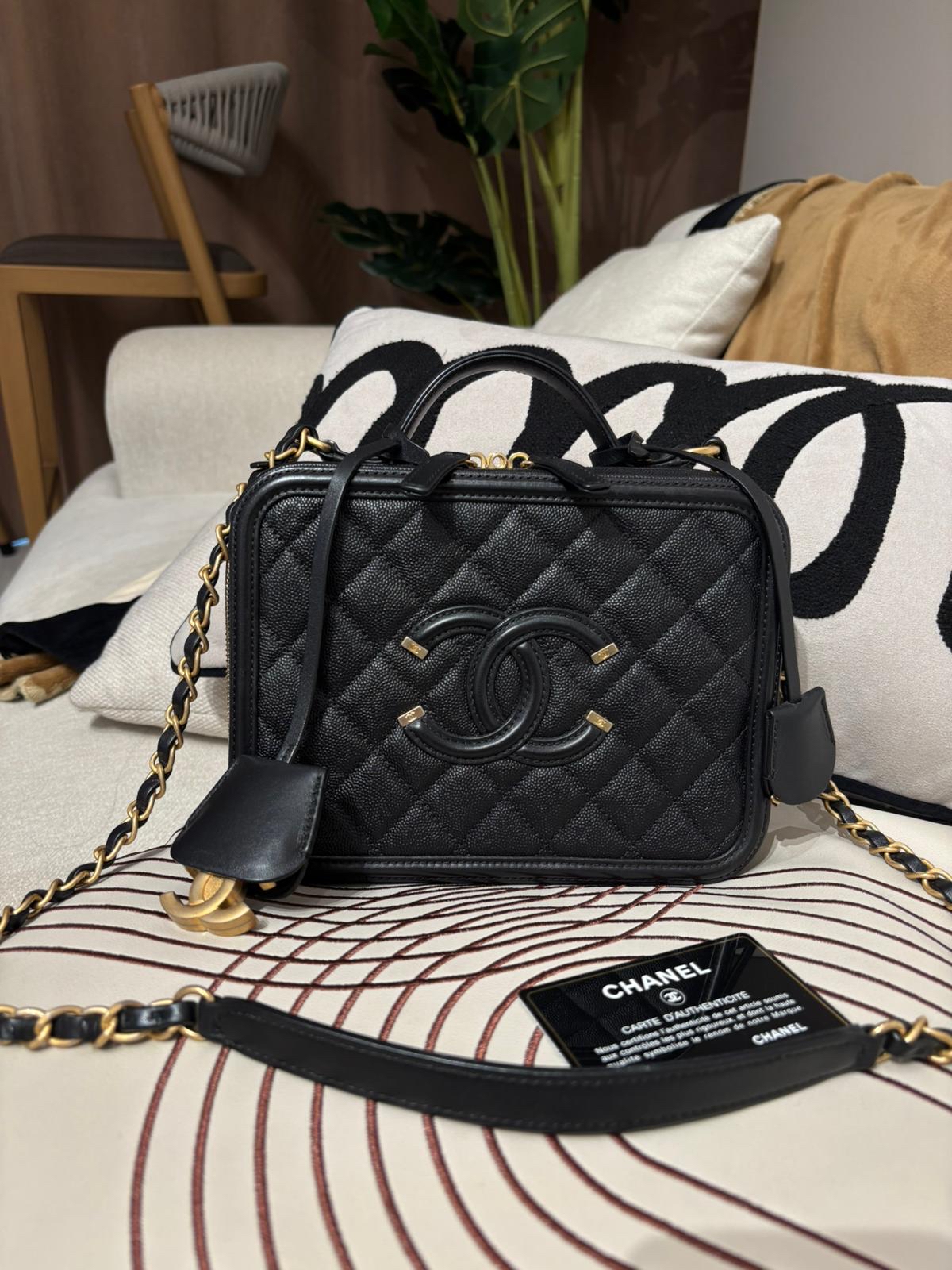 Chanel cc filigree vanity with chain 21cm 黑色荔枝牛皮金鏈 100%Authentic ,98%new ✅25card✅dust bag ✅盒 