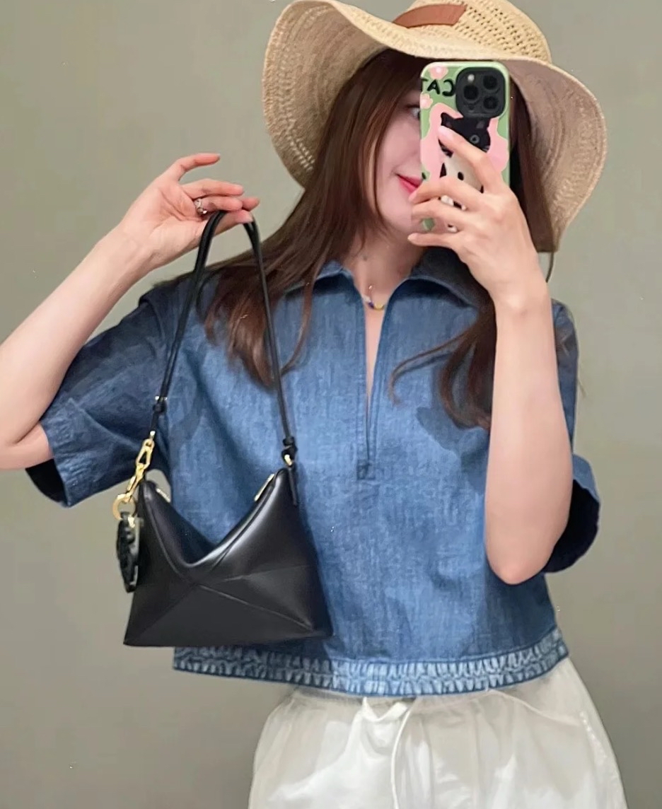 訂貨‼️Loewe 黑色牛皮 Puzzle Fold Bag 超實用 Size 23x15.5x6.5cm