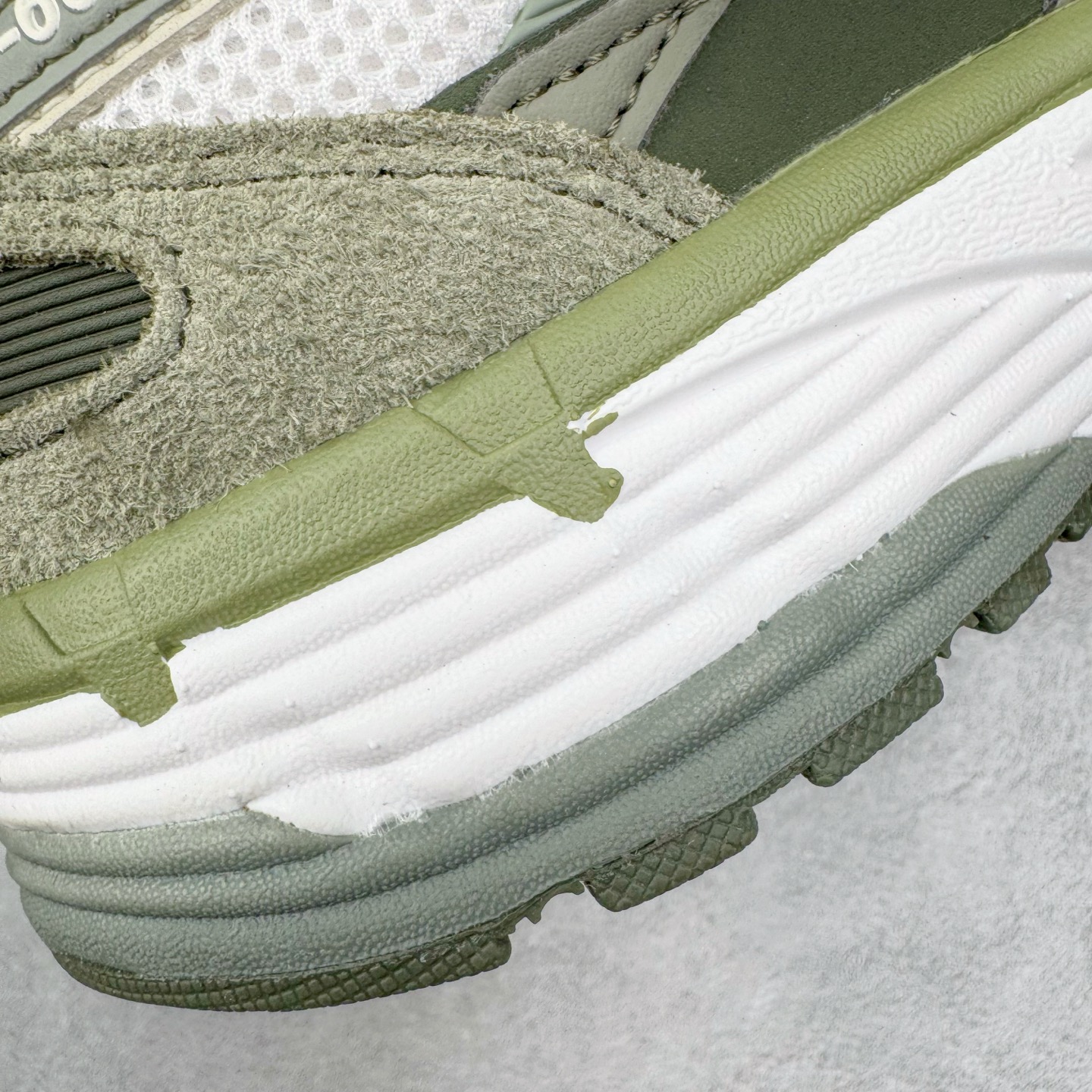 Nike P-6000 IH0246-320  