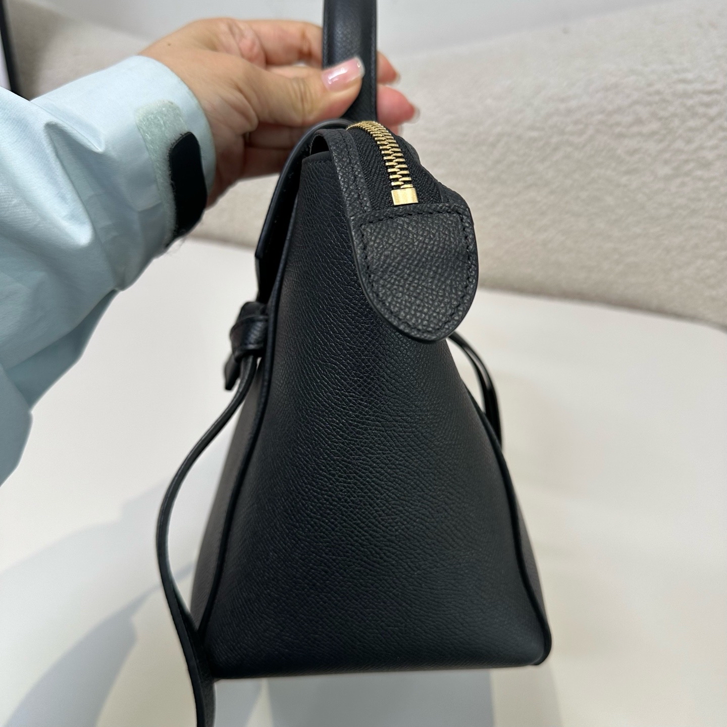 【預訂貨品】Celine Micro 黑色牛皮鯰魚包