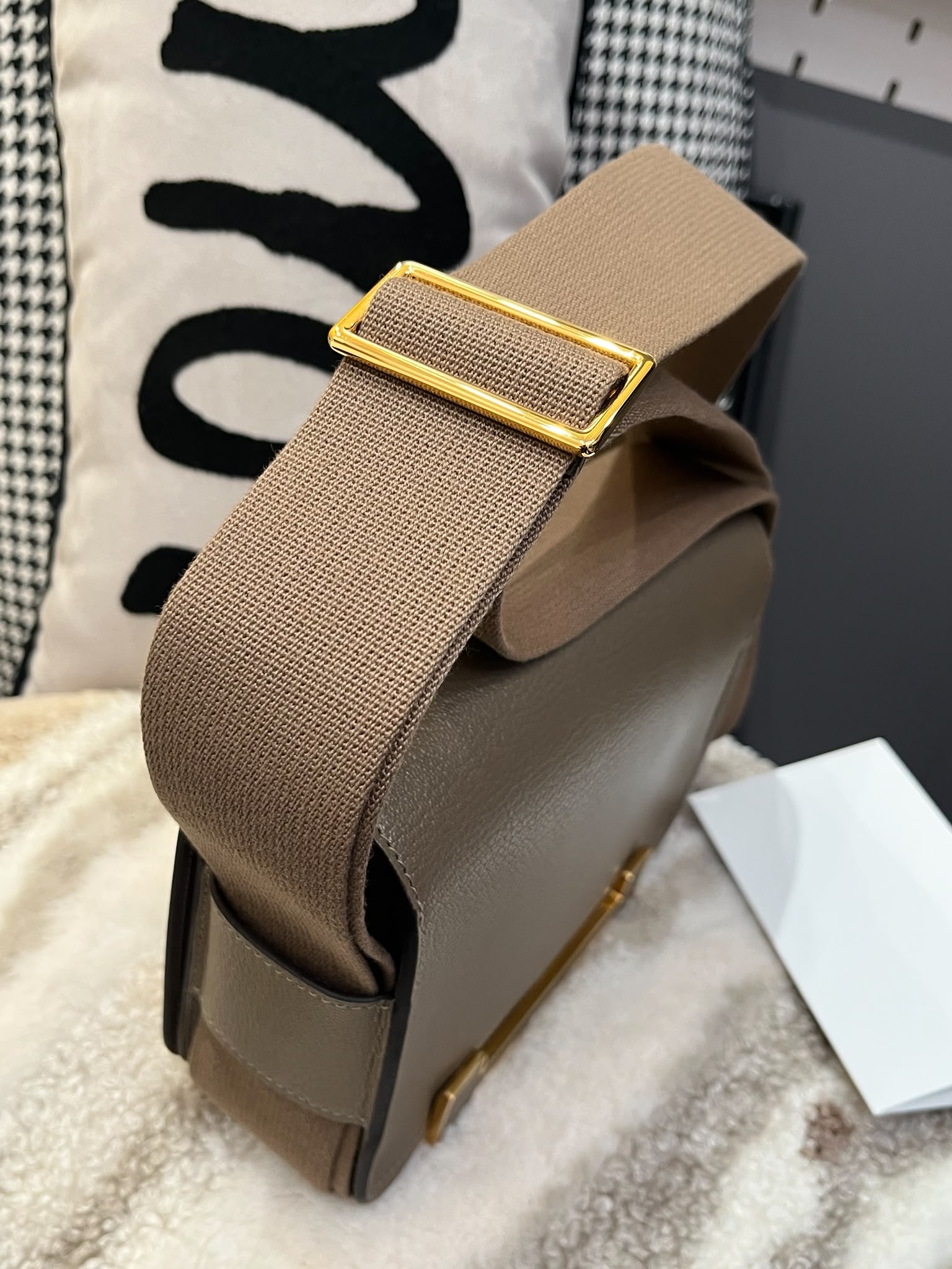 全新 Hermes Geta Etoupe Stamp B 100%Authentic, Brand New全新 ✅專門店收據✅Dust bag ✅Box