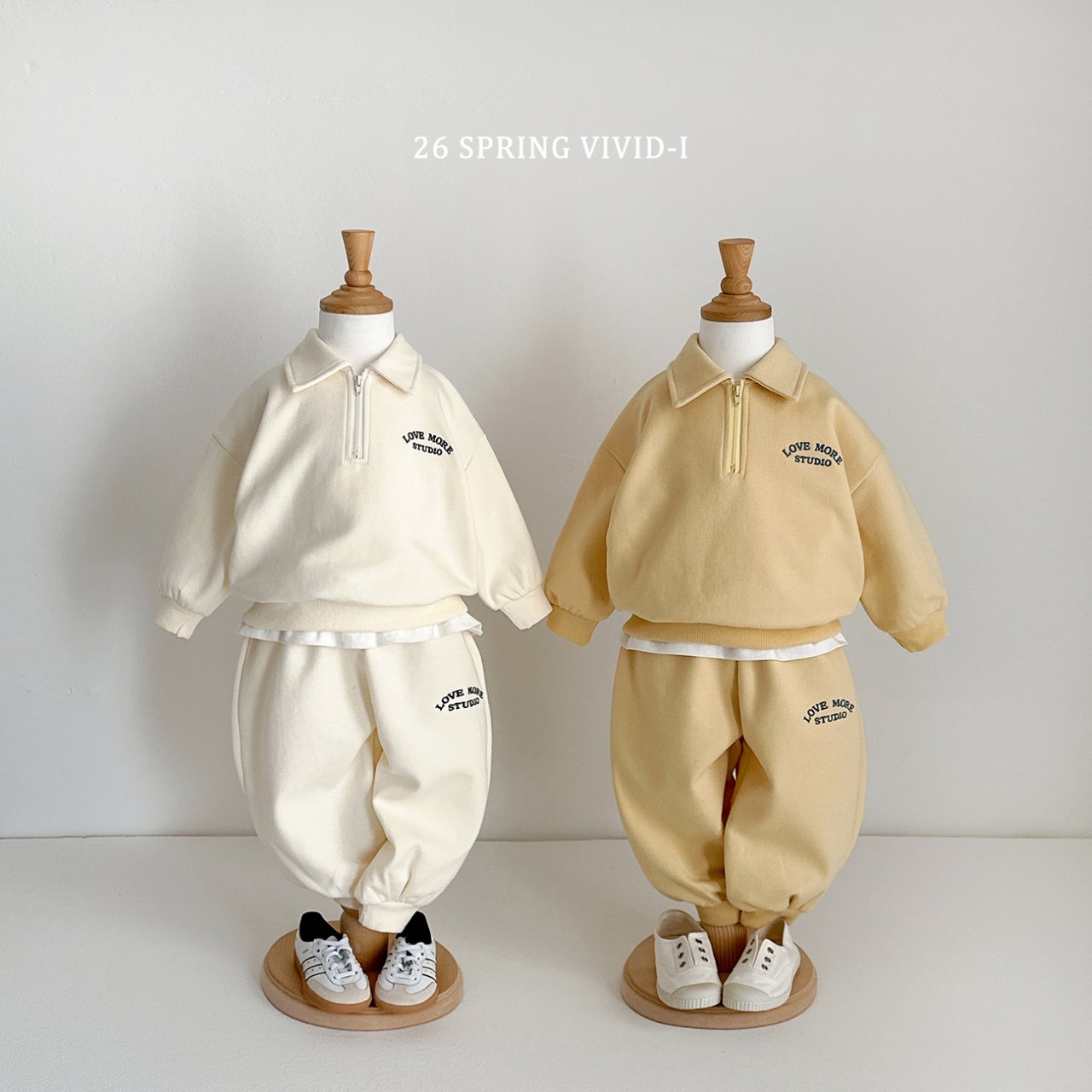 🌸預訂 韓國直送🌸🇰🇷VIVIDI四色字母刺繡半拉鍊翻領上下套裝