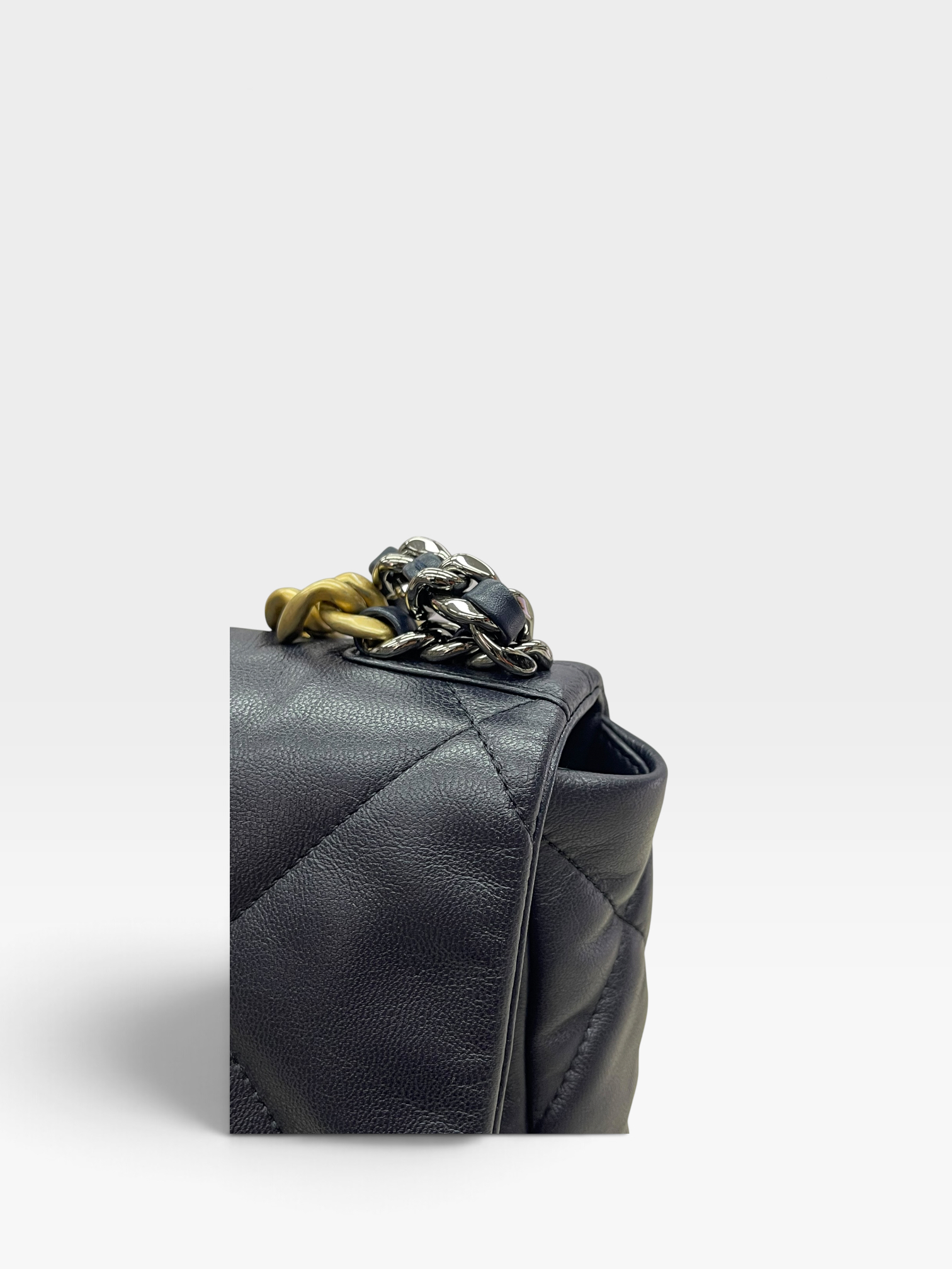 Pre-Owned CHANEL C19 Bag Navy Blue / Product Code: 092701