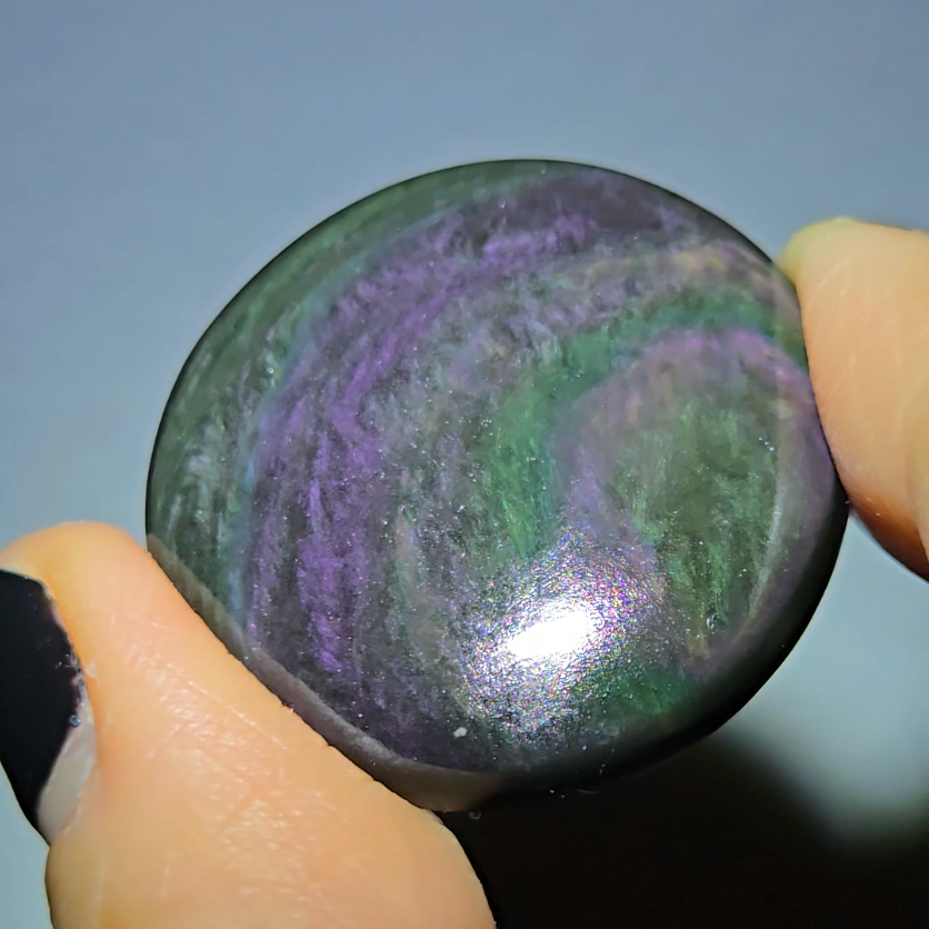 Velvet obsidian cabochon with intense chatoyance - OB16