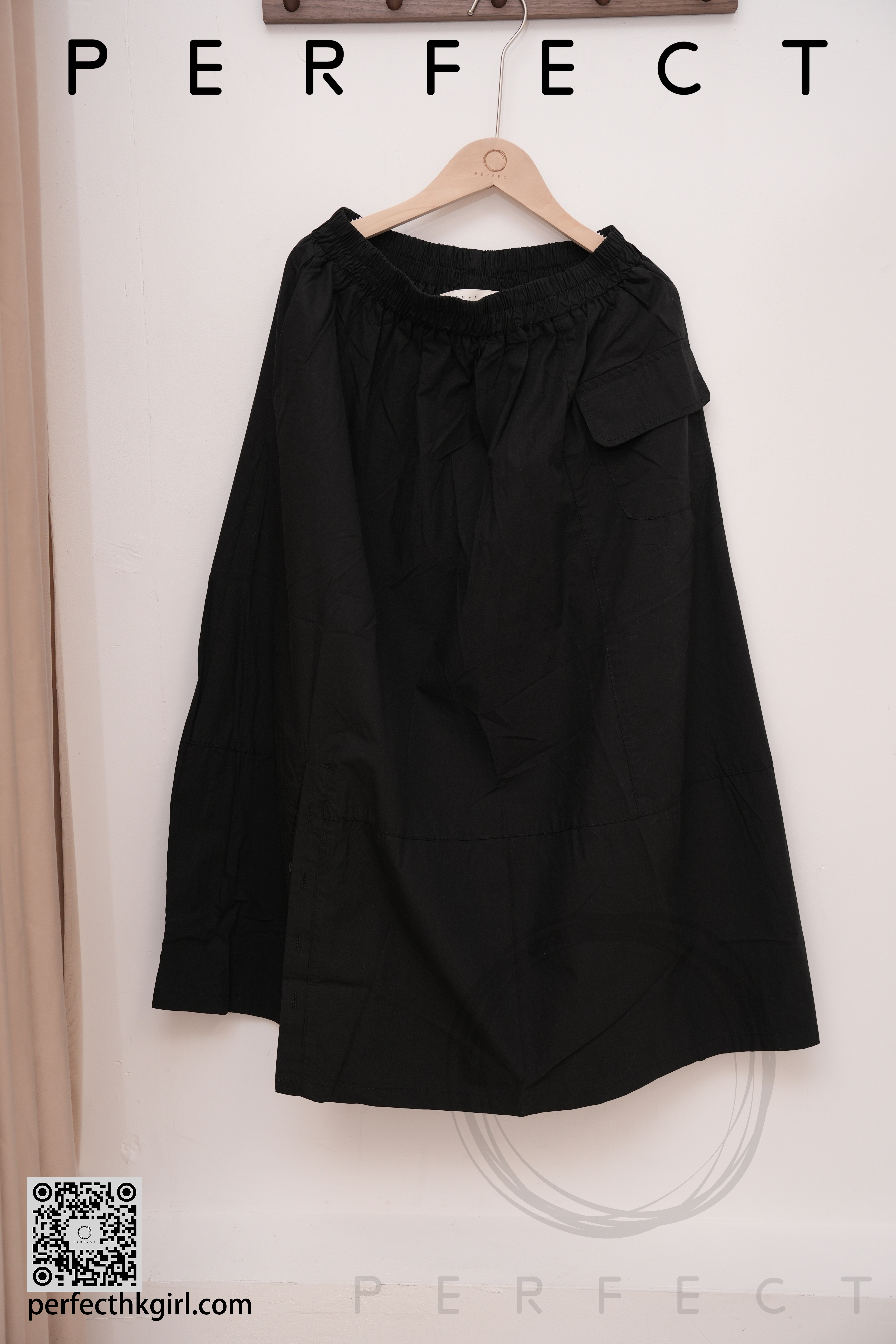 S0042_鈕扣款A字半身裙（顯瘦黑色）