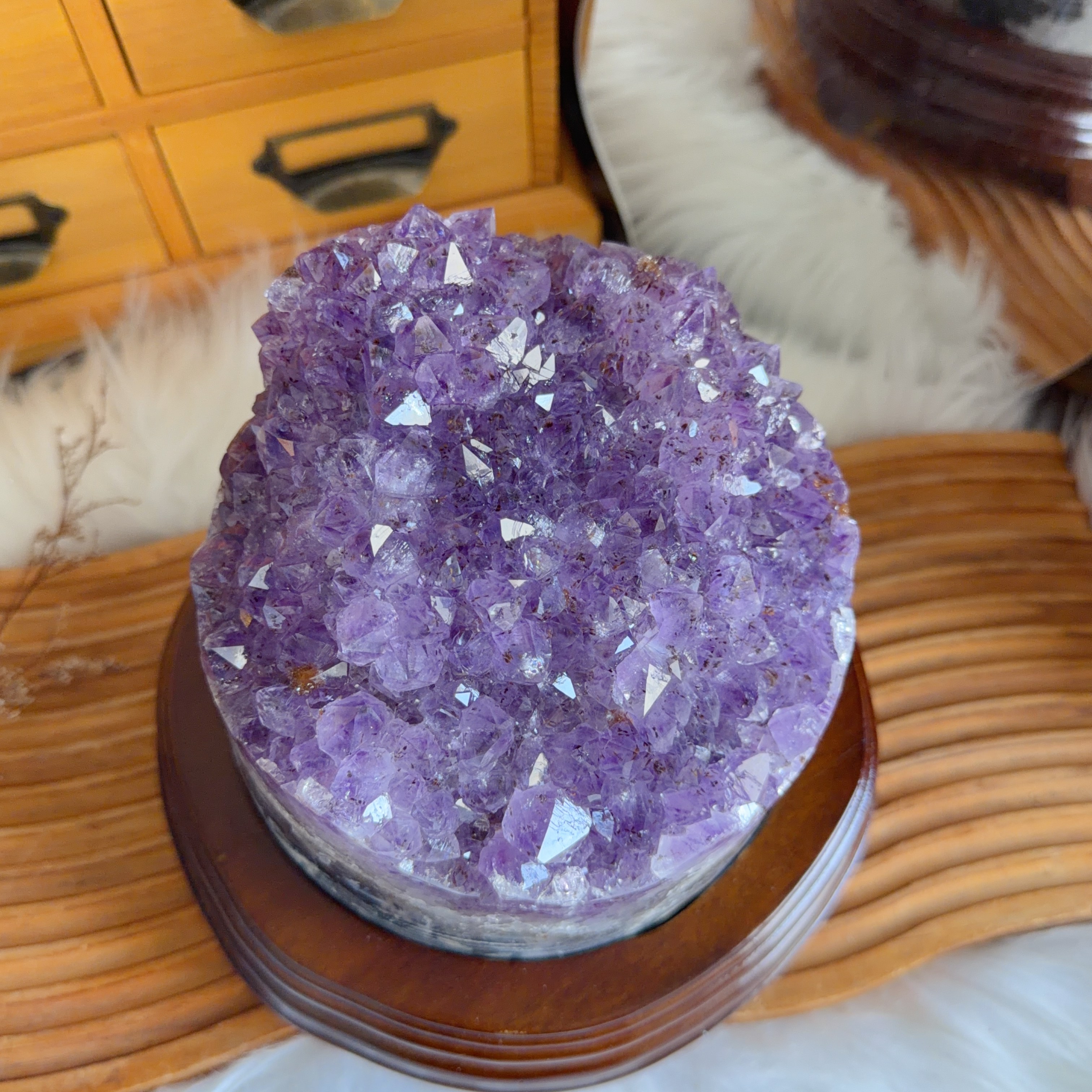 原皮紫鈦晶共生黃色方解石擺件（包底座）