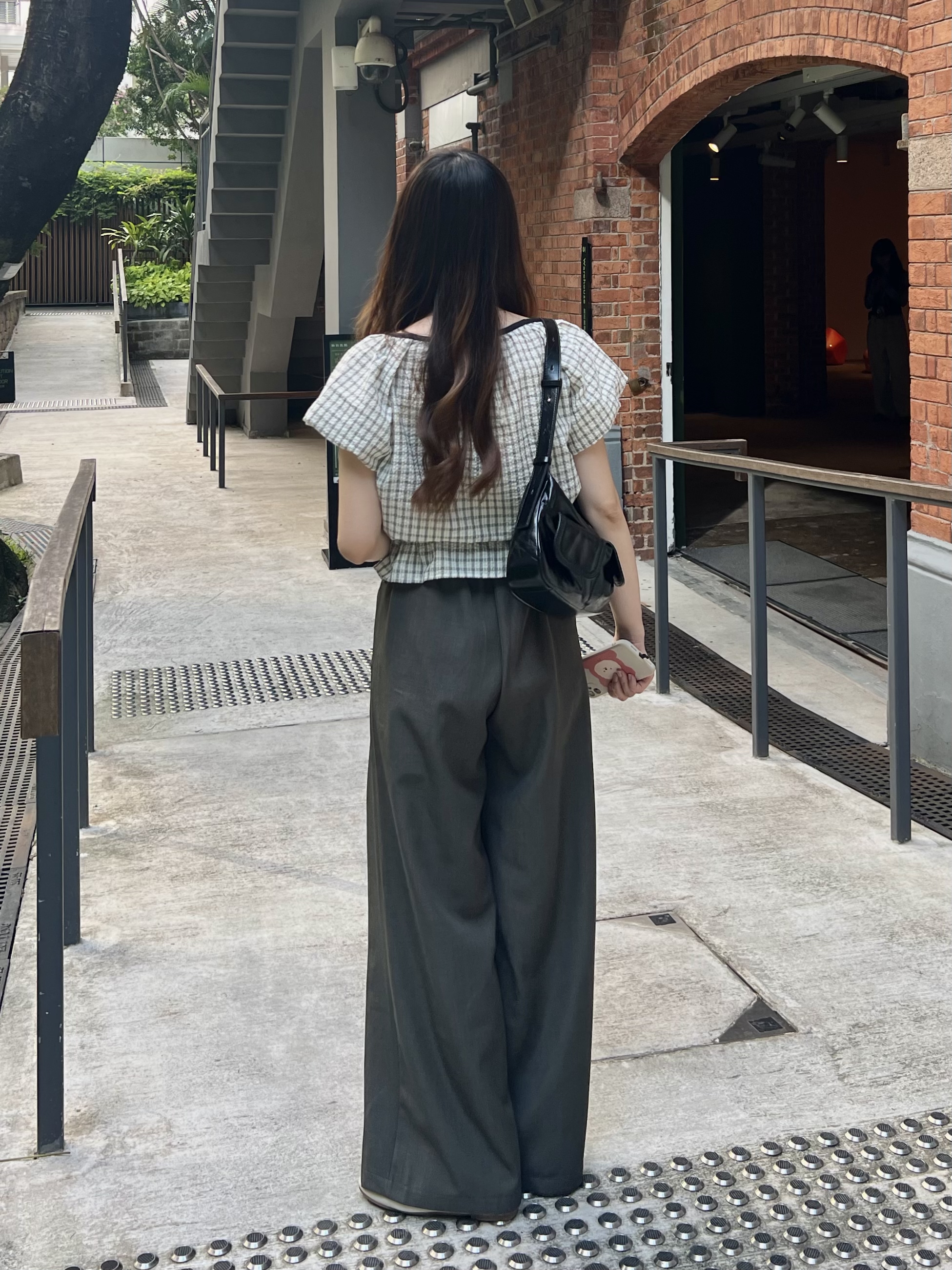 推薦 免熨寬鬆格紋blouse 