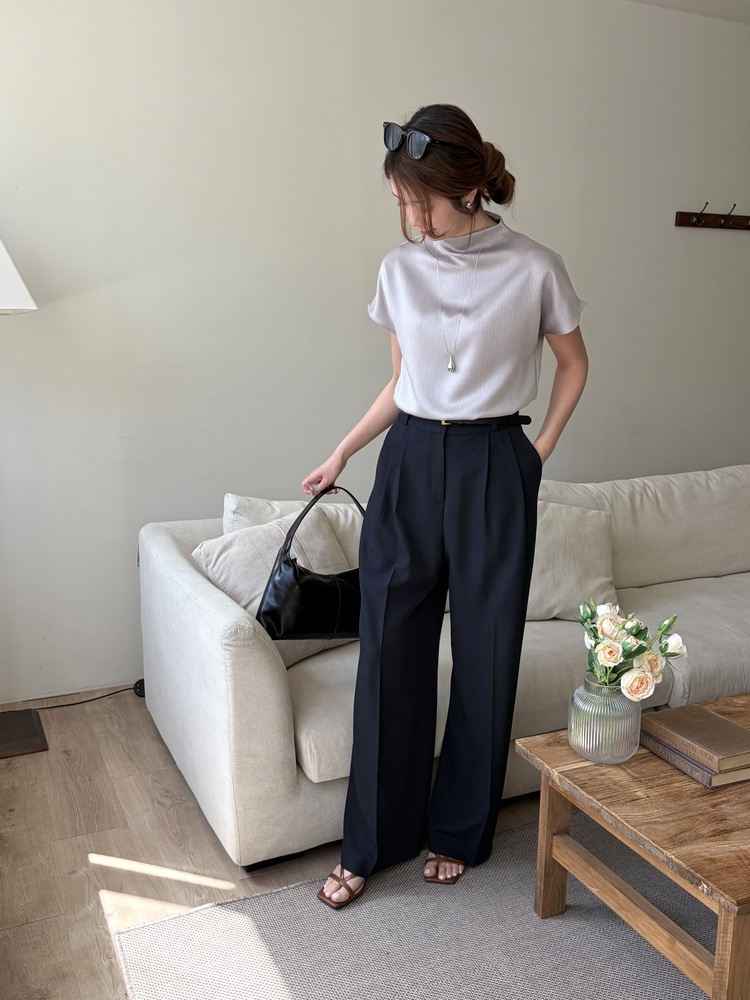 Timeless Pleated Flow Pants (Navy)