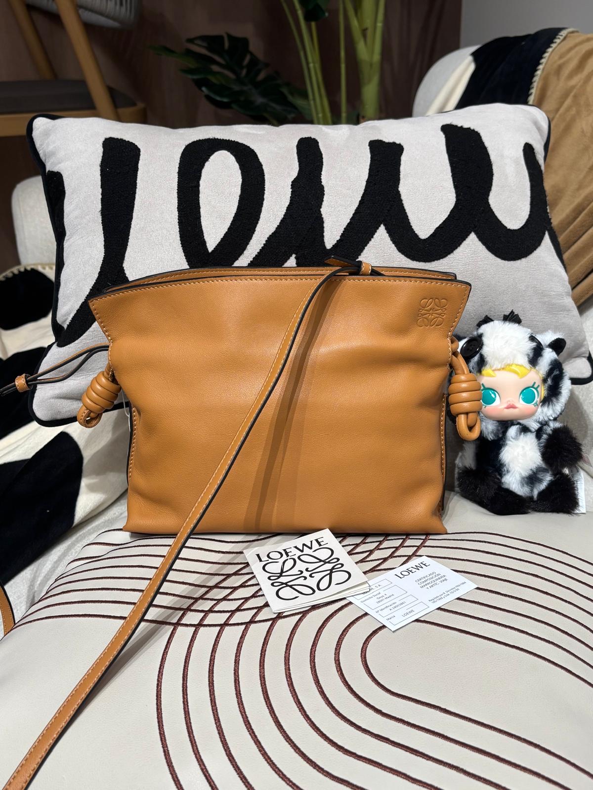 Loewe Flamenco Warm Desert Calfskin 100%Authentic, 98%New ✅Tap Booklet✅Dust bag