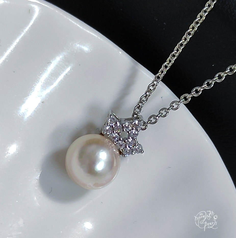 特價品‼️近正圓極強光日本akoya櫻花粉海水珍珠微鑲鋯石王冠吊墜（送注白金鍊）