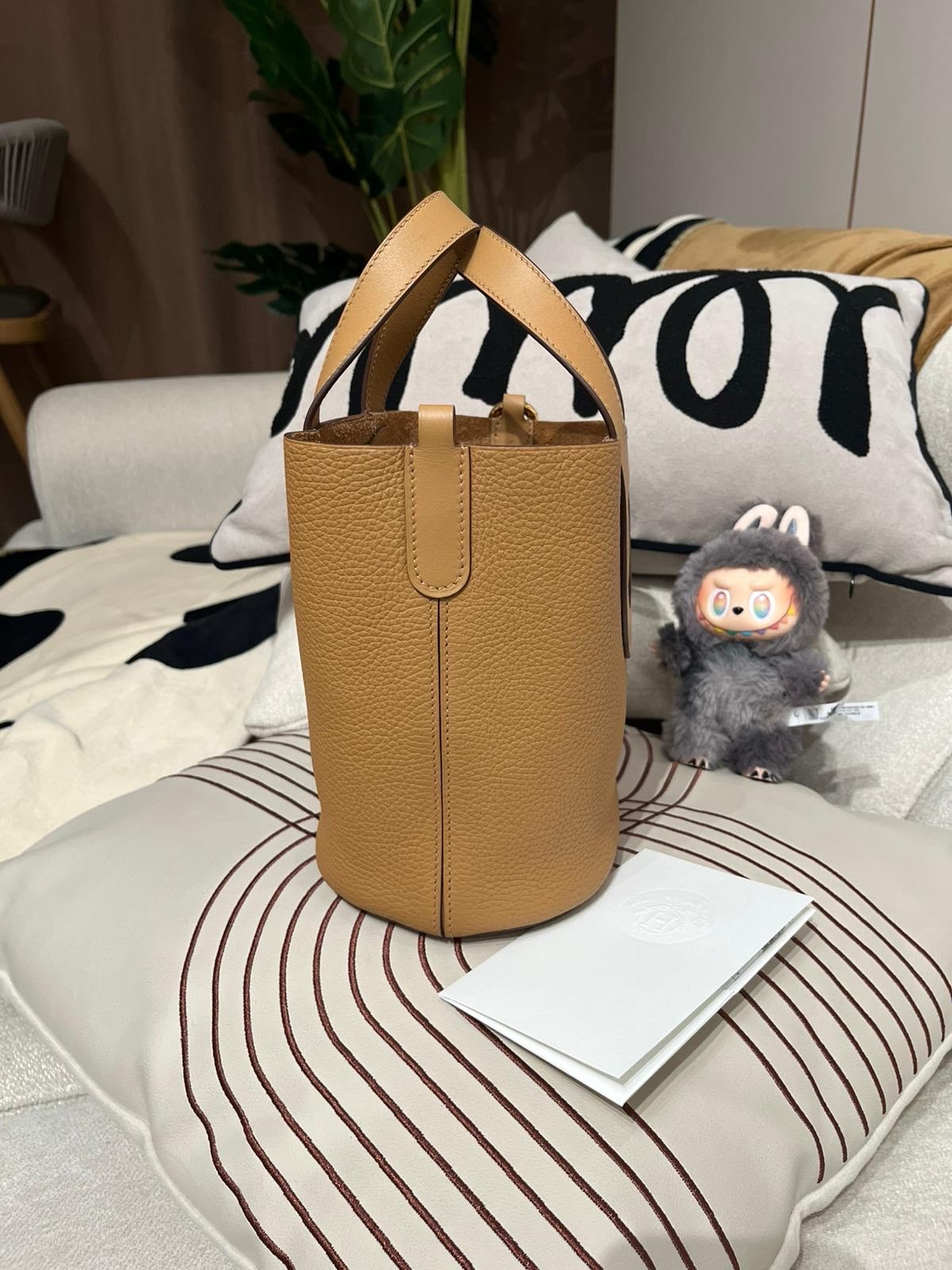 Hermes in The Loop 18 Stamp B 餅乾色4B Biscuit  100% Authentic, 99%New Unused ✅專門店收據✅Dust bag✅Box