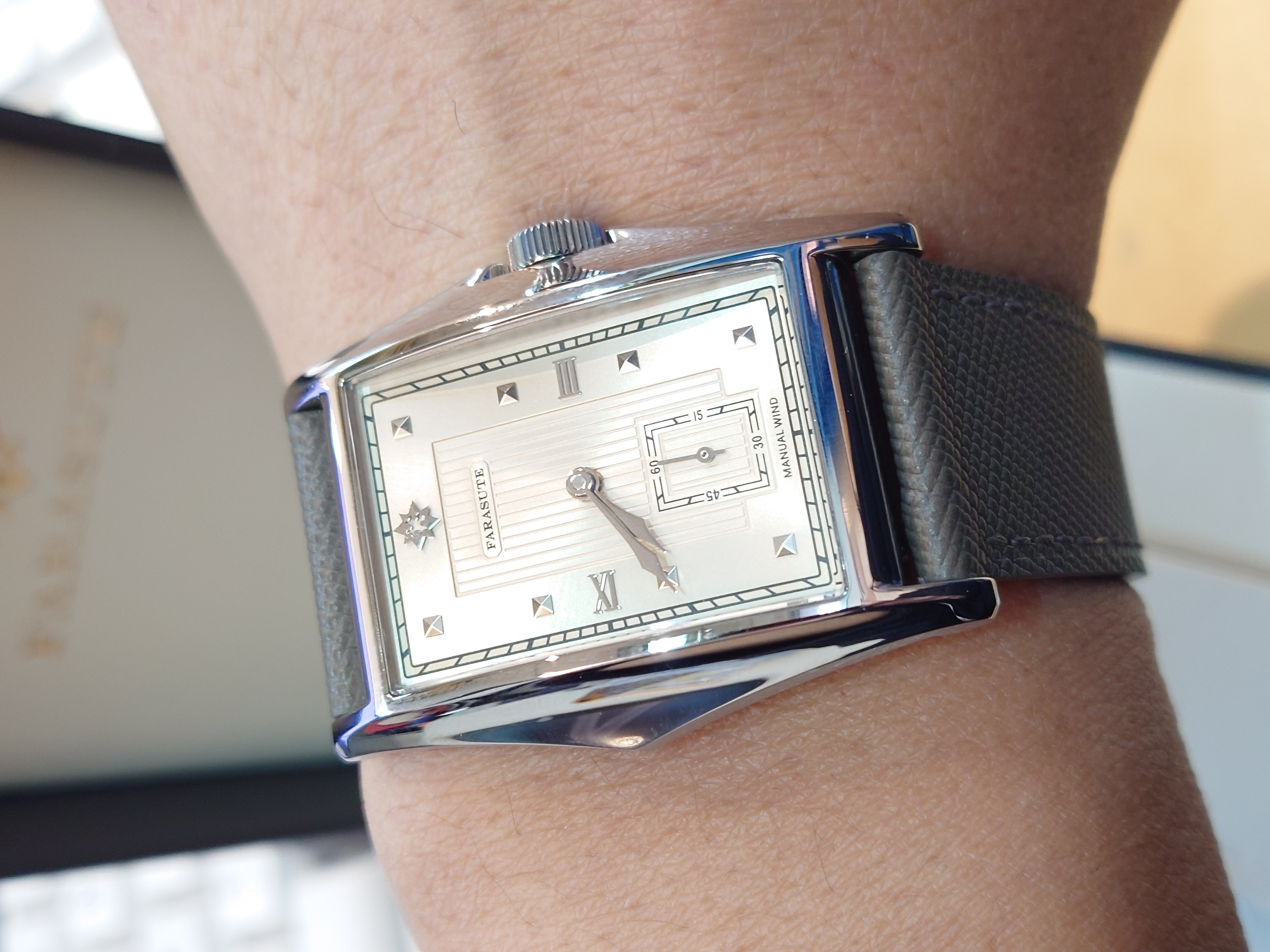 Farasute 法拉蘇蒂魔鬼魚方形手動機械錶 香檳金