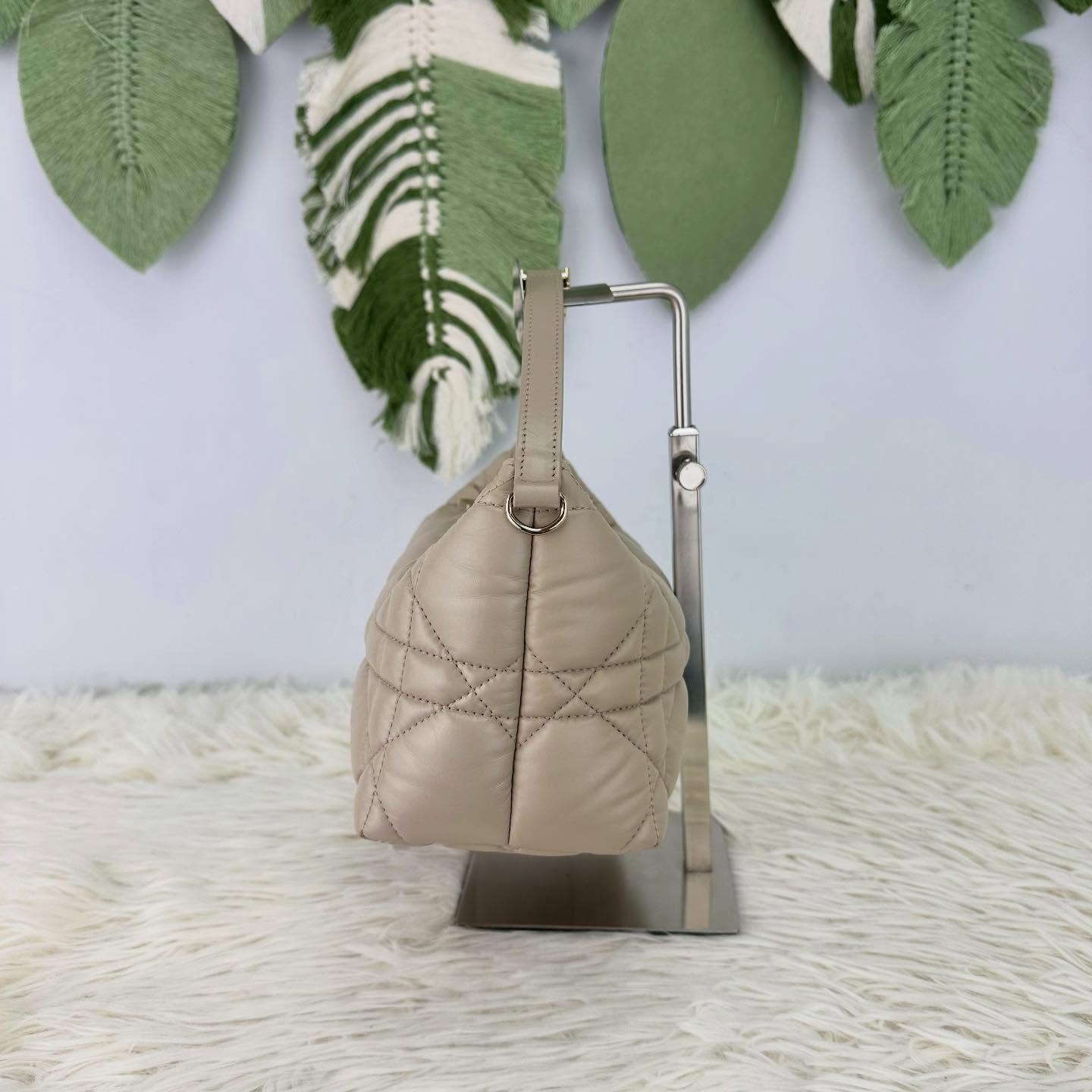 DIOR 🤍PRE OWNED Travel Nomad Medium 奶茶色金扣飯盒包🤎