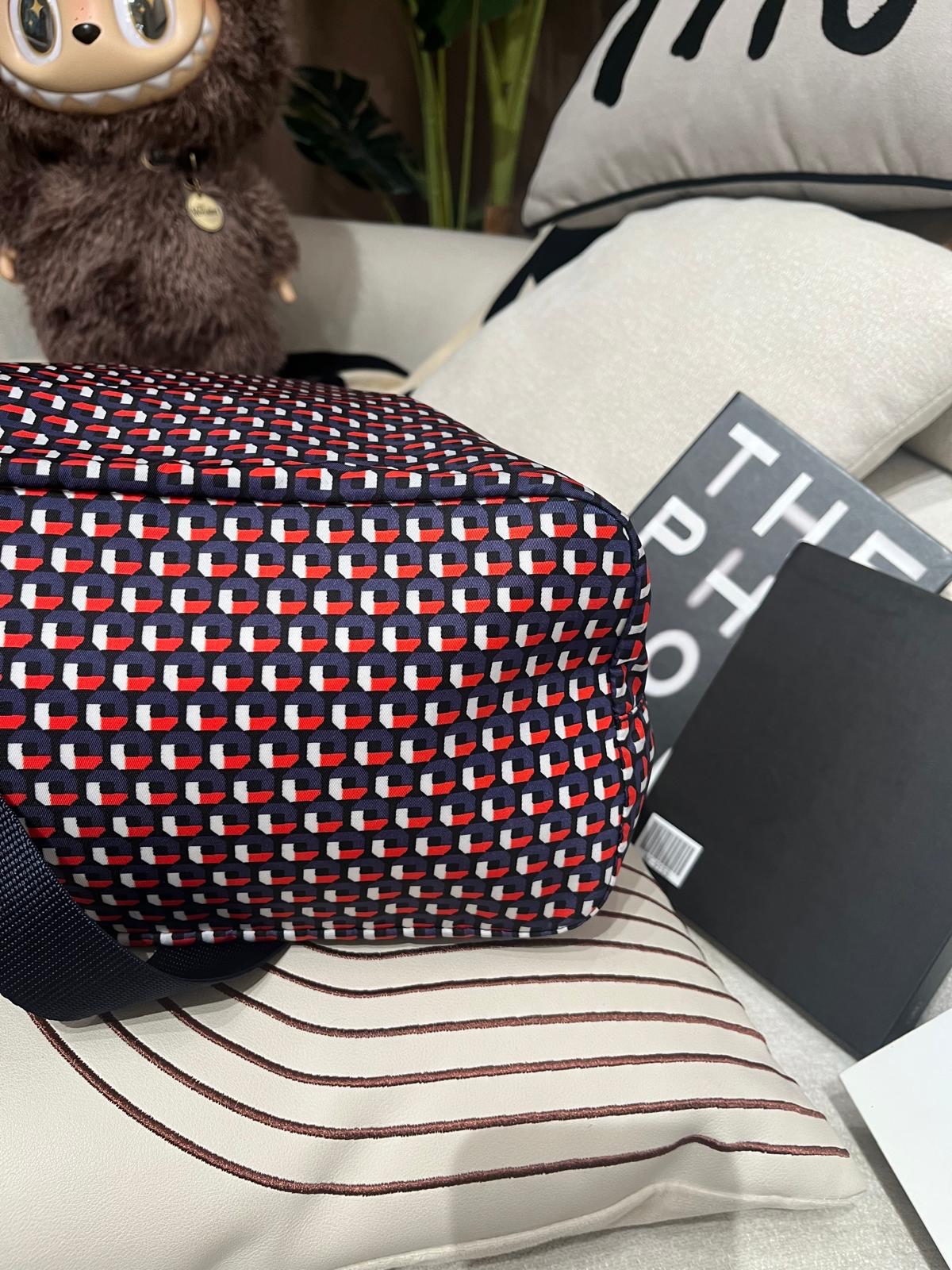 Prada 2way Bag nylon 100%Authentic, 98%new ✅ certificate card