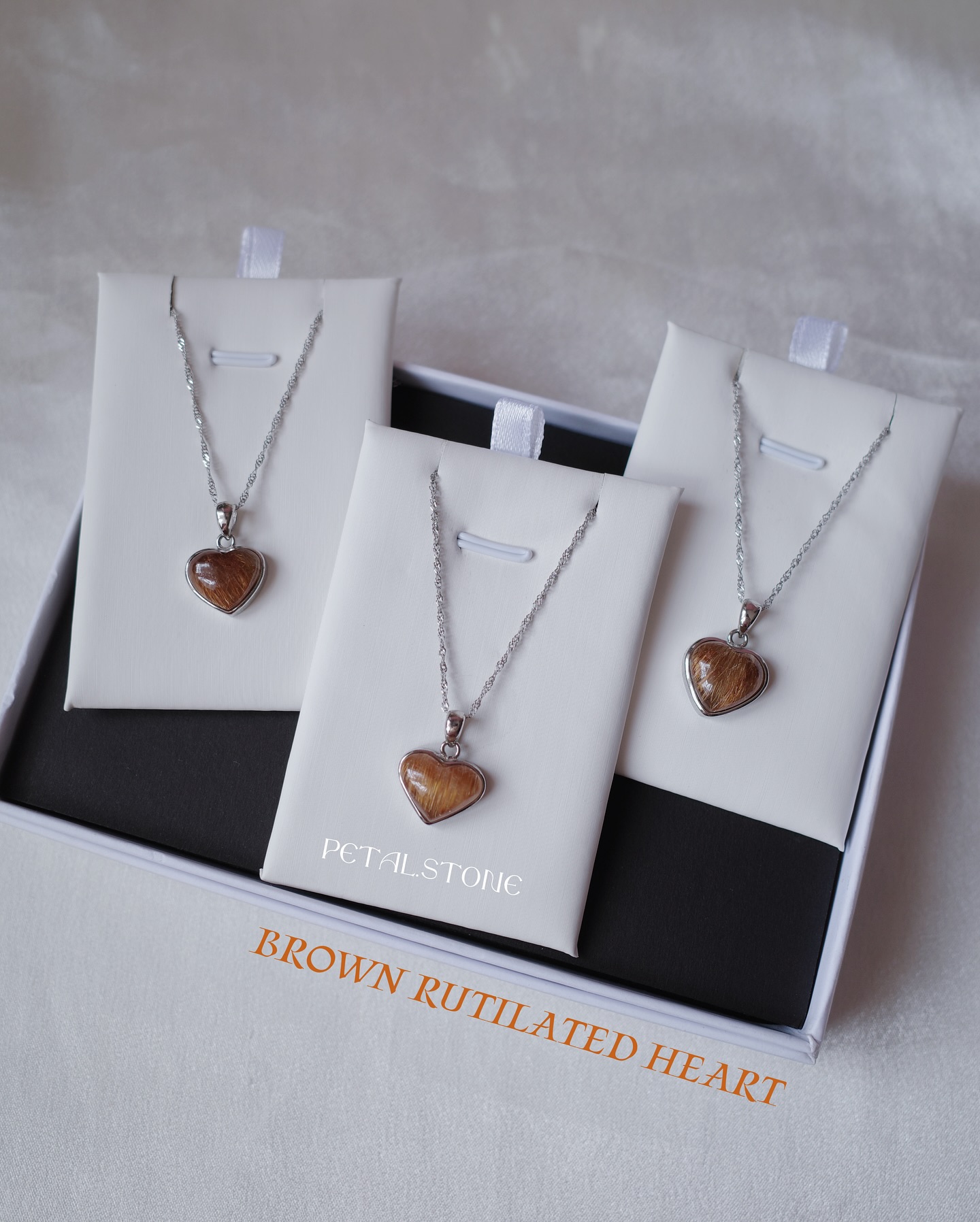 ✧BROWN RUTILATED HEART NECKLACE🤎