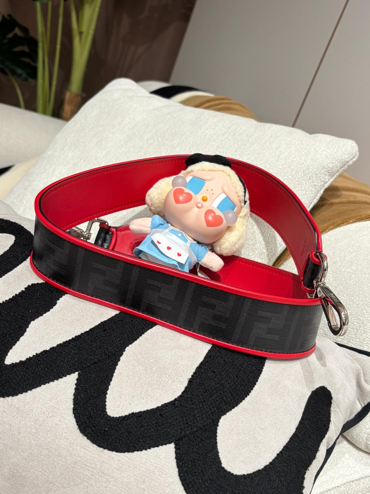 Fendi strap 手袋肩帶 100%Authentic,98%new  