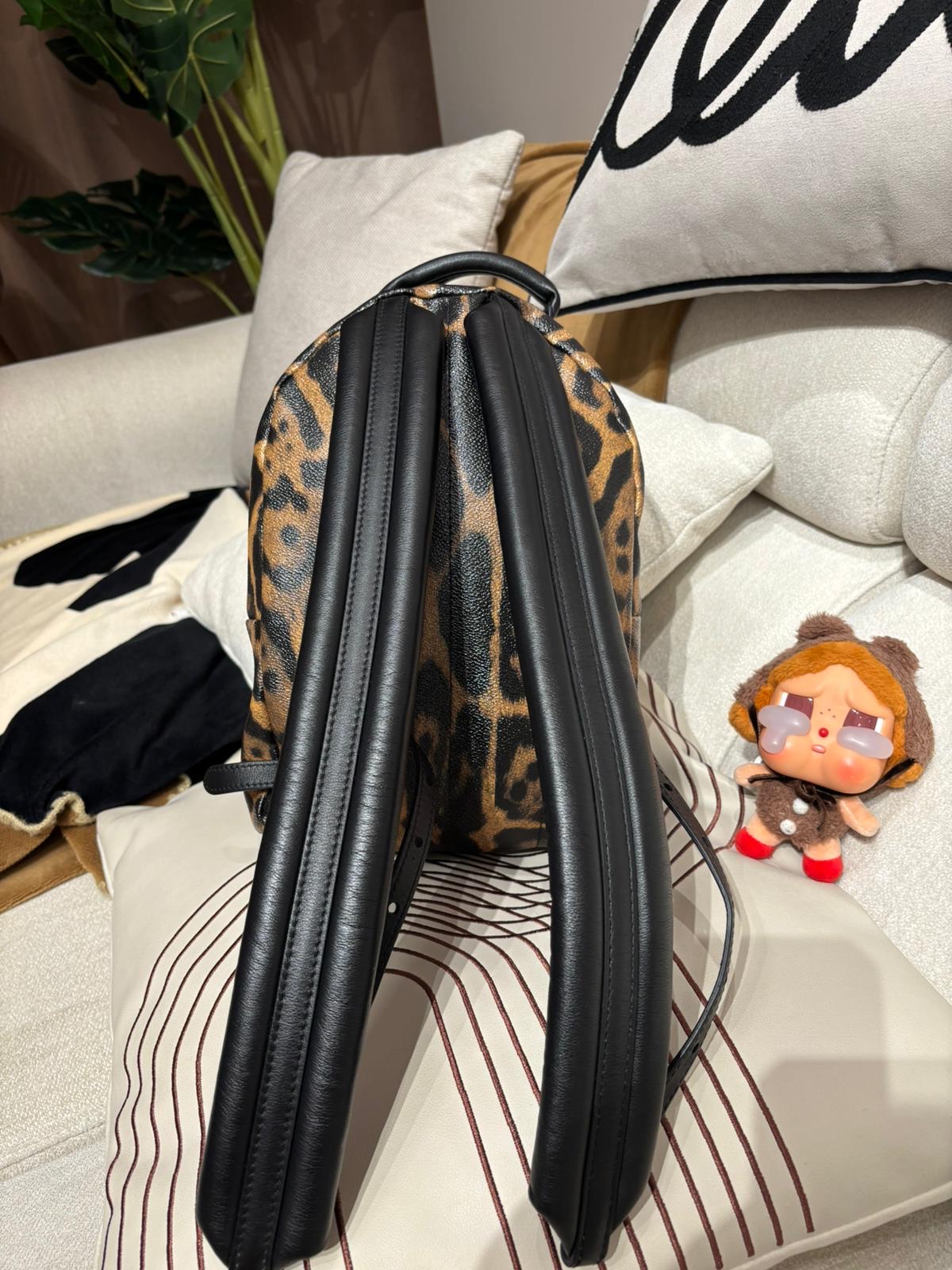 LV Palm Springs PM Leopard Print Backpack M52020 100%Authentic, 95%New ✅Dust bag