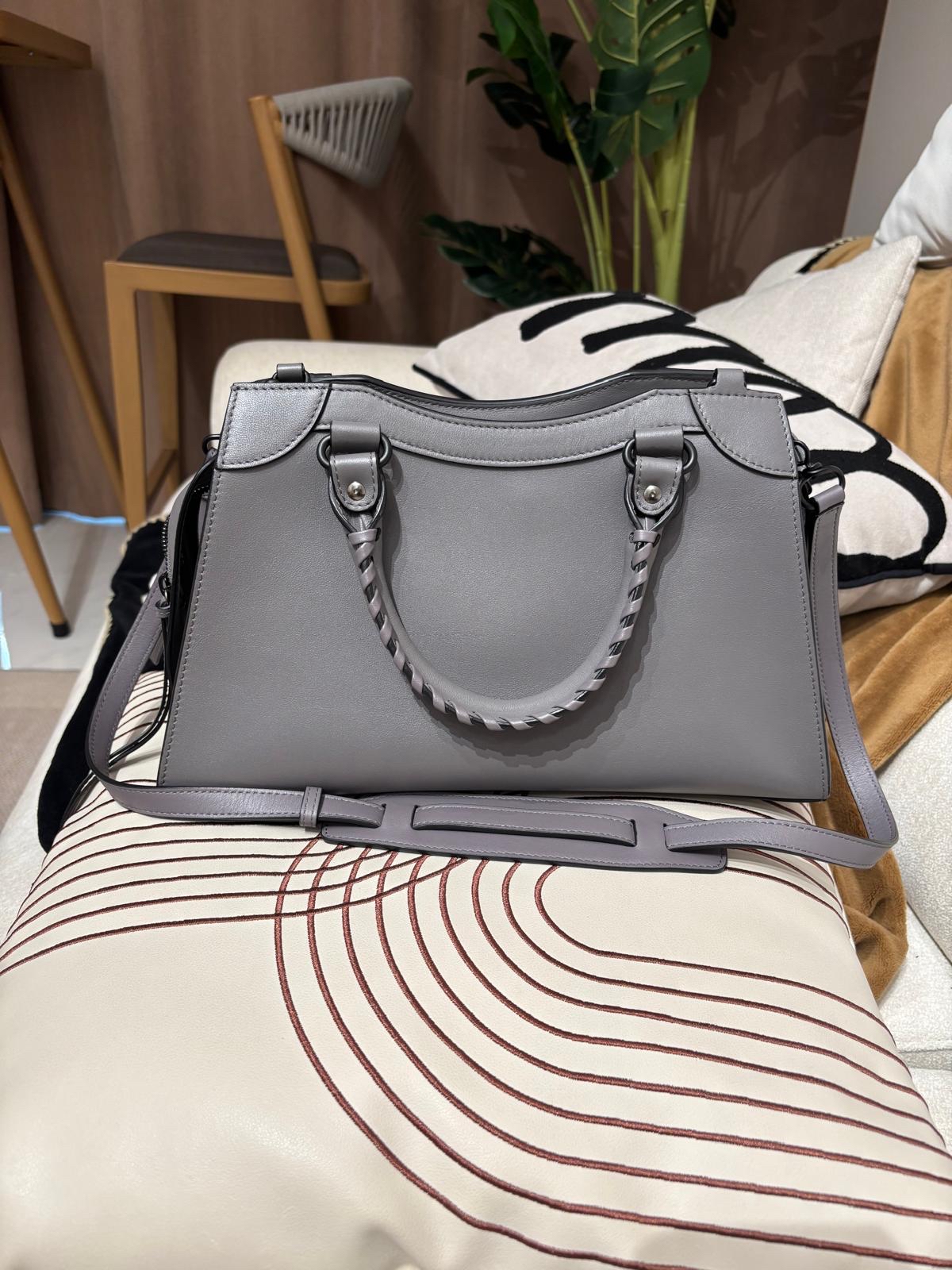 Balenciaga classic city calfskin 