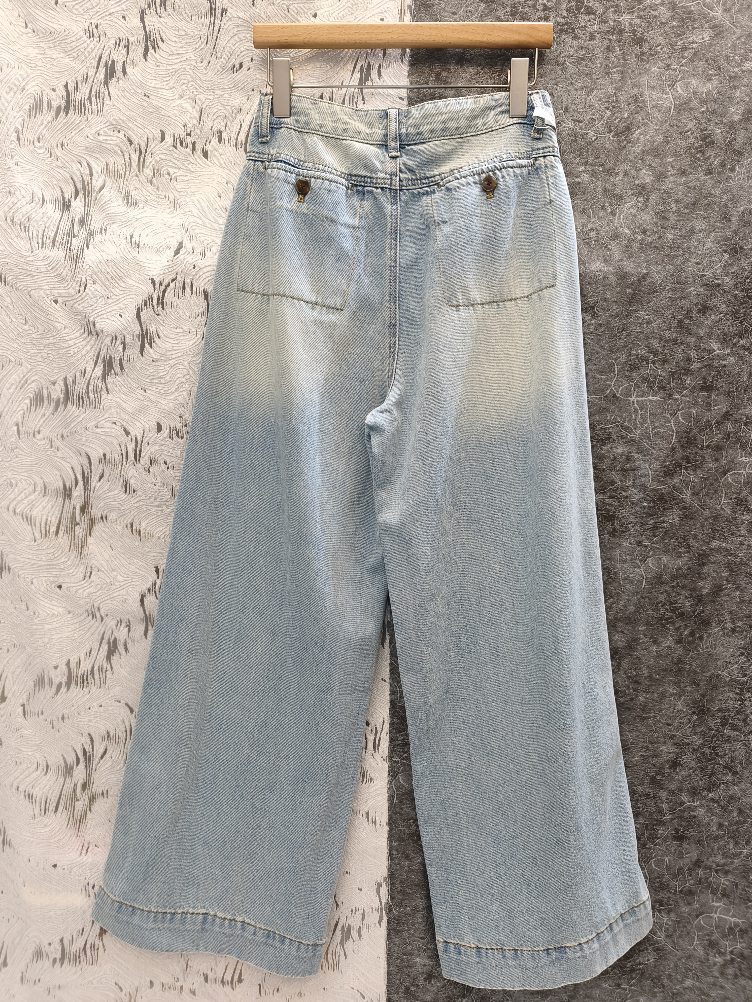 洗白闊筒牛仔褲