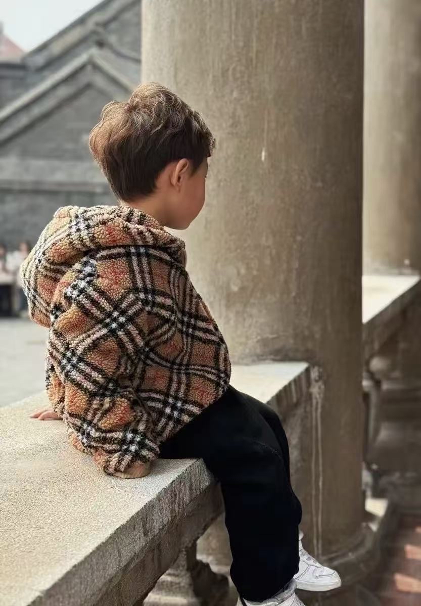 Burberry 經典格紋連帽拉鍊外套 8Y 10Y