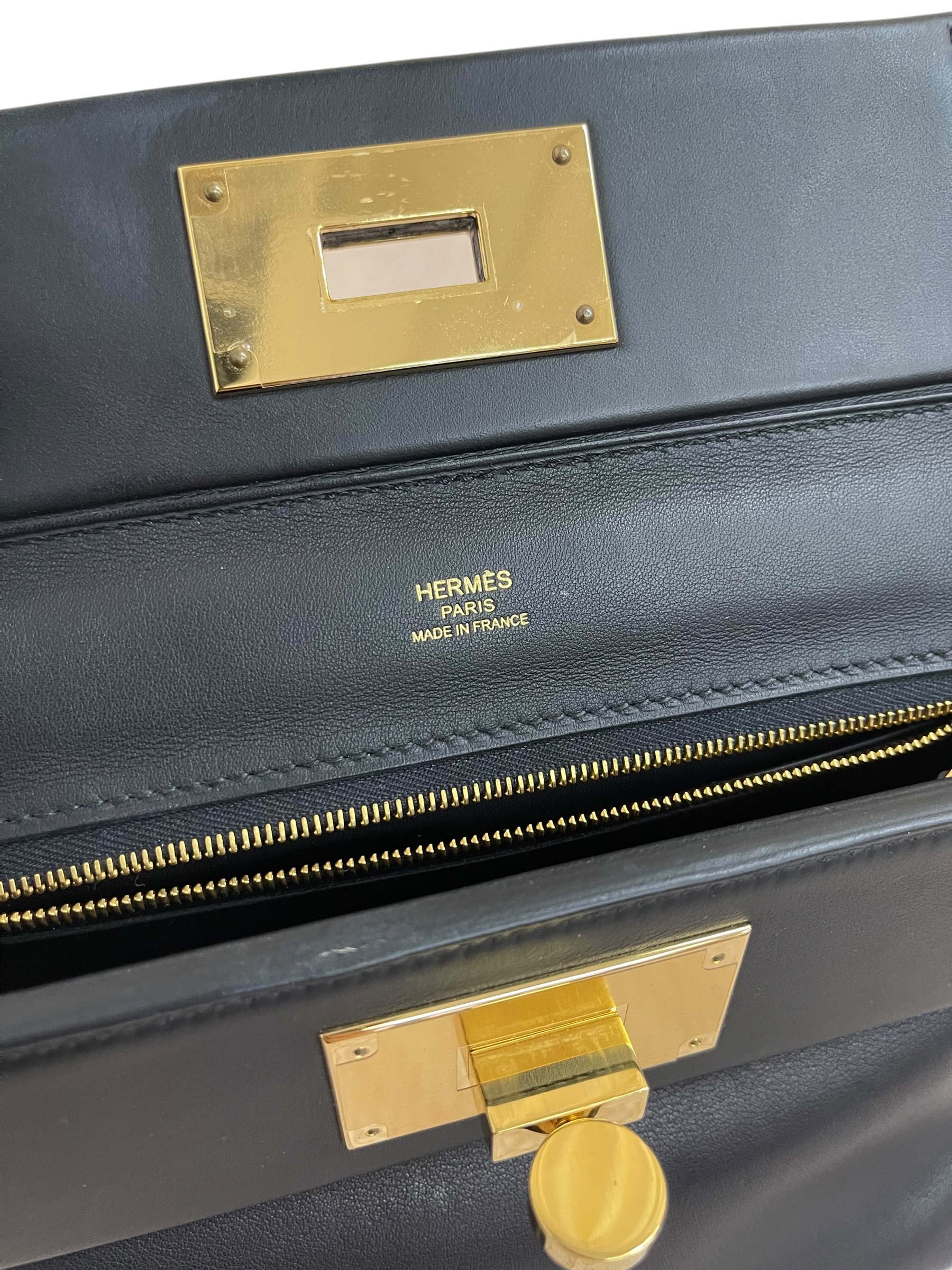 Pre-owned Hermes 2424 / Stamp W / Product Code: 063005