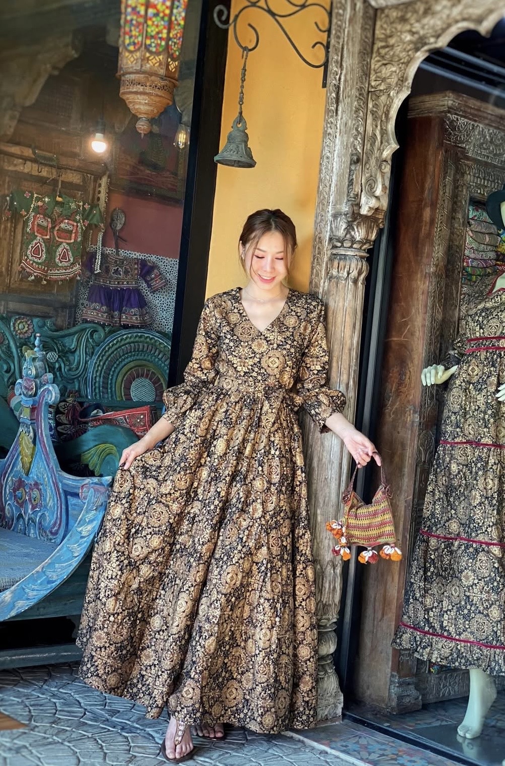 泰國名牌CHEVA - 黑色全燙金印花連腰帶長版連身裙