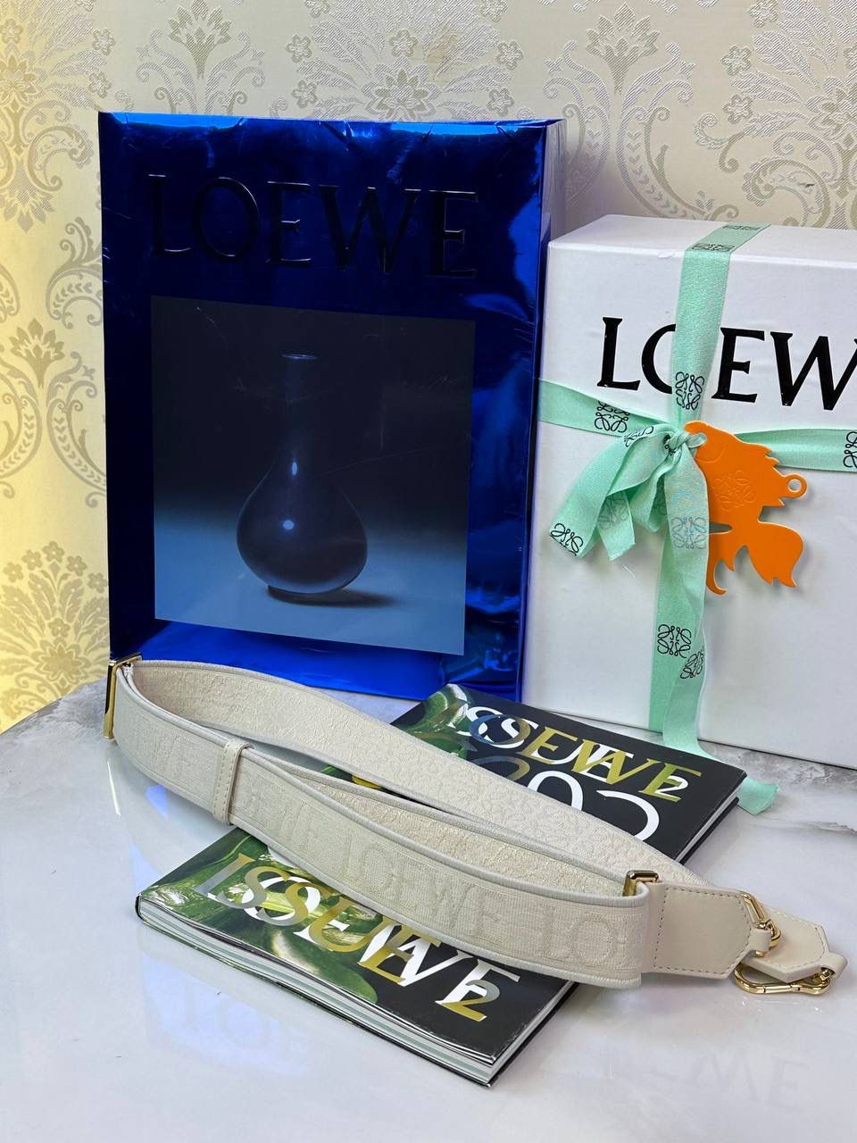 𝐀𝐧𝐚𝐠𝐫𝐚𝐦 刺绣肩带「米白」 👈 全新升级上线♻️ 尺寸:131-4cm（长度可调节） 编码：182323