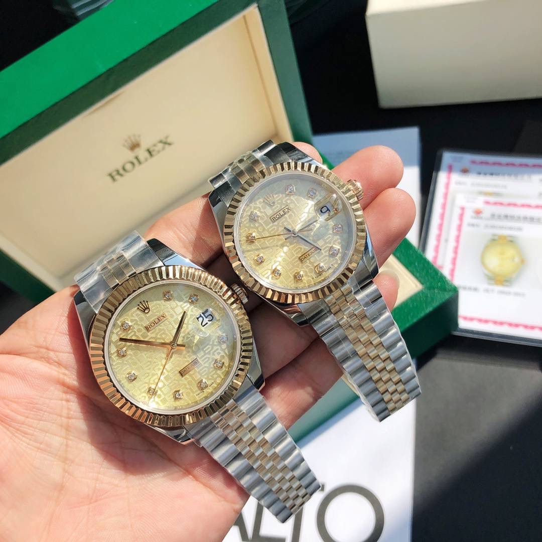 ROLEX- 劳力士日志型！男款41mm完美尺寸。女款36mm尺寸。劳力土专利的Glidelock带扣，这种表扣的好处是潜水员即使穿着潜水衣，也可无须使用任何工具便能轻易调校表带；带扣下的坚固齿状部件可以每小节2亳米的长度，将表带延长至20亳米。蓝宝石镜面，超强夜光，表壳表带做工打磨非常精细，处处彰显细节成就的经典！配全套顶级包装！