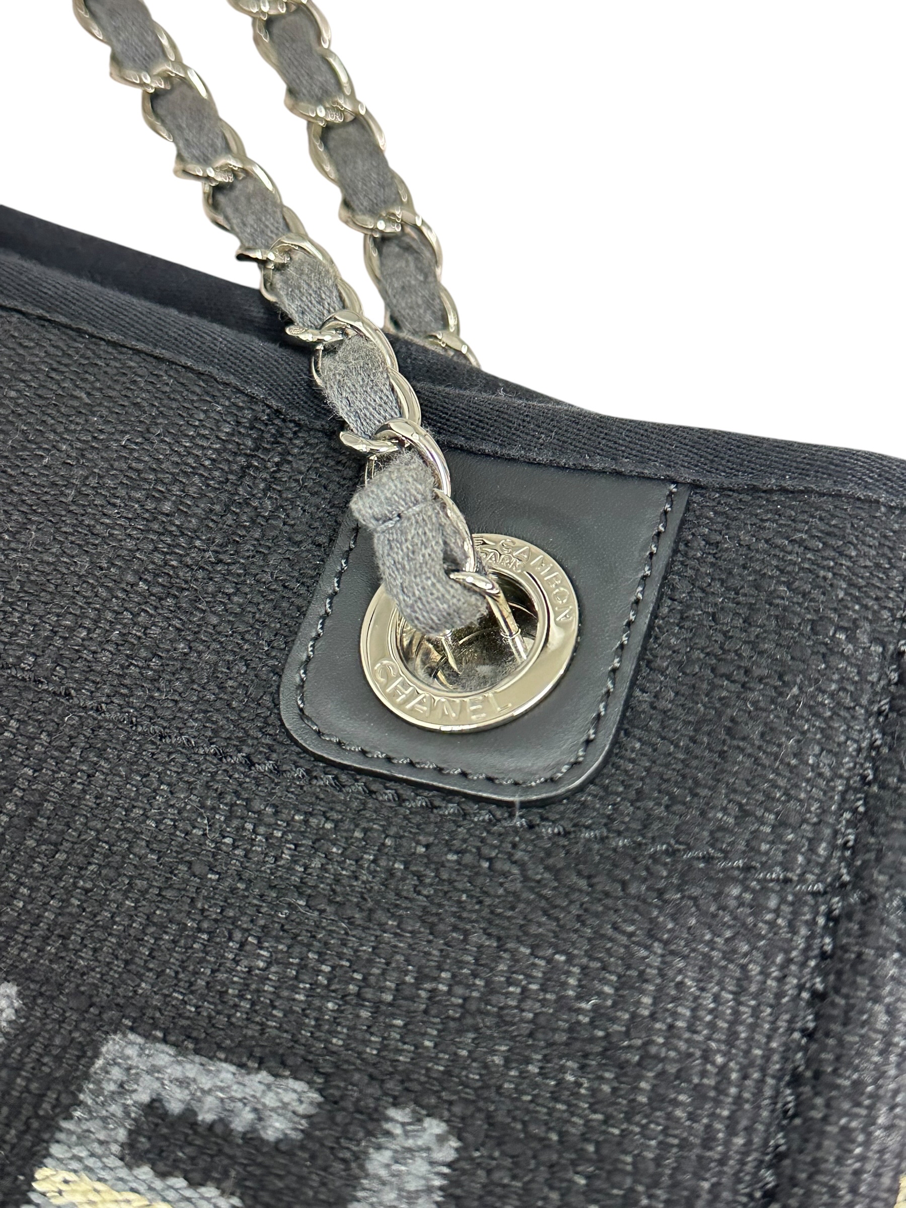 Pre-owned CHANEL Deauville Tote Bag / Product Code: 072805