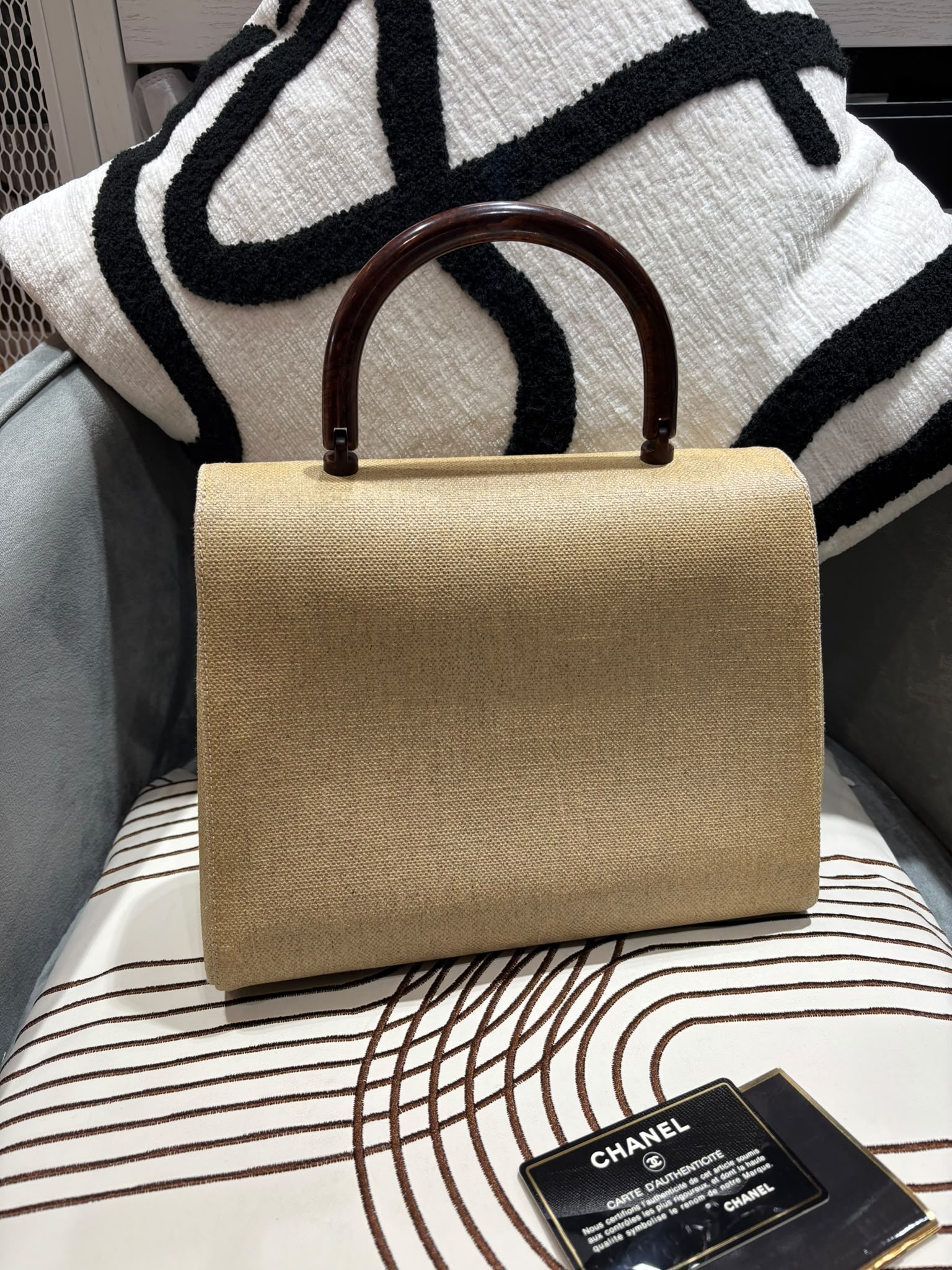 Chanel vintage Kelly bag  100%Authentic, 95%new  ✅card