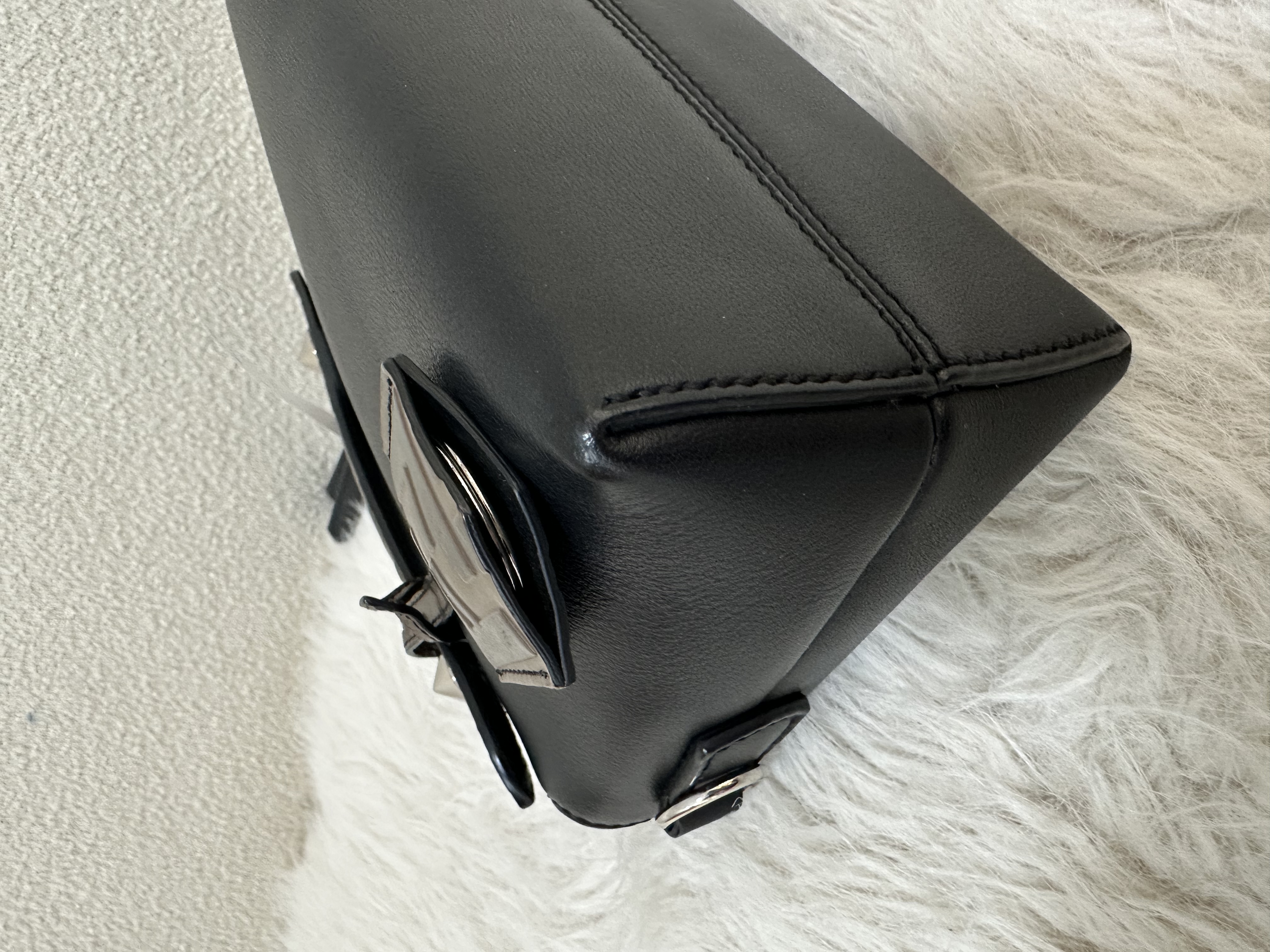 Pre-owned FENDI SHOULDER BAG/ Product Code: 26031011