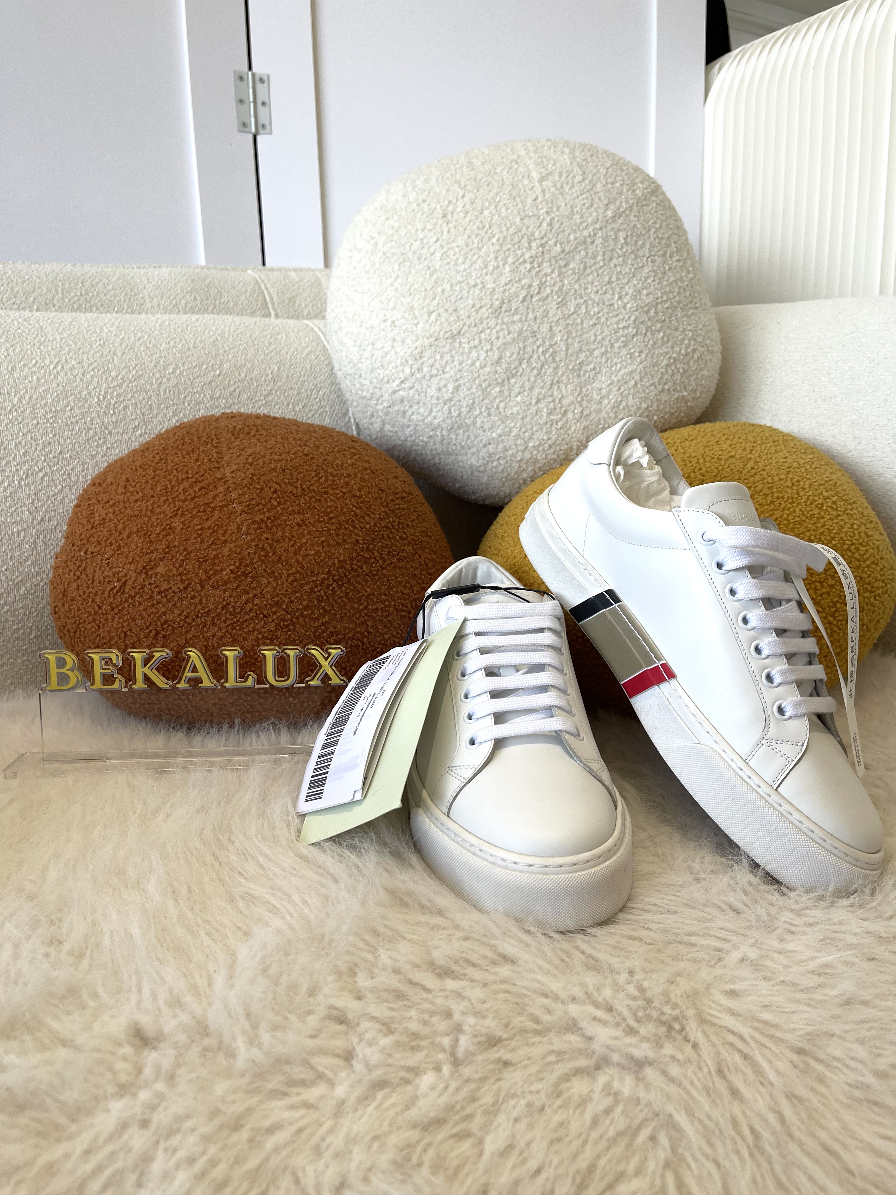 Unused Item BURBERRY Sneakers / Product Code: 25051501