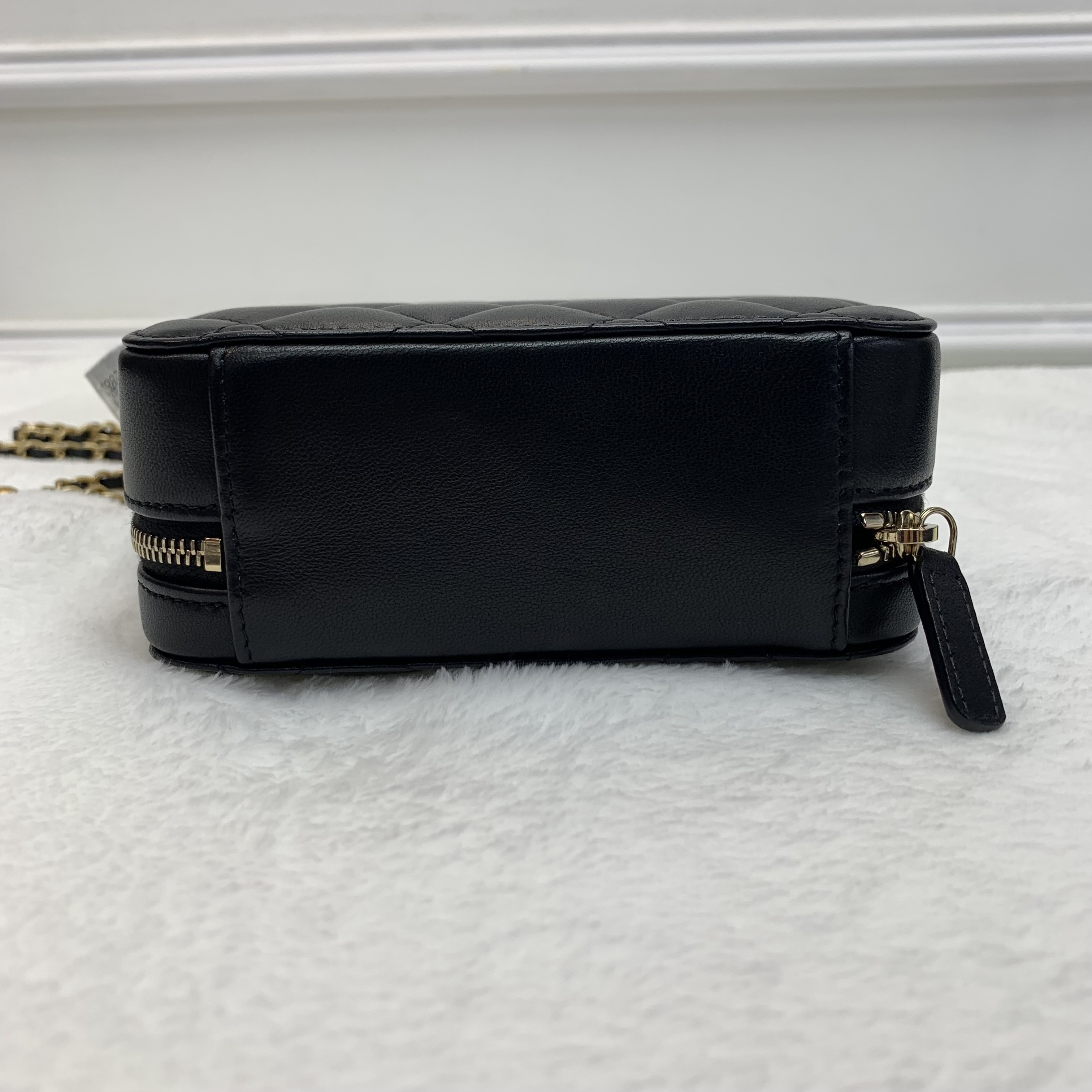 罕見六折❣️Chanel金球黑色相機包