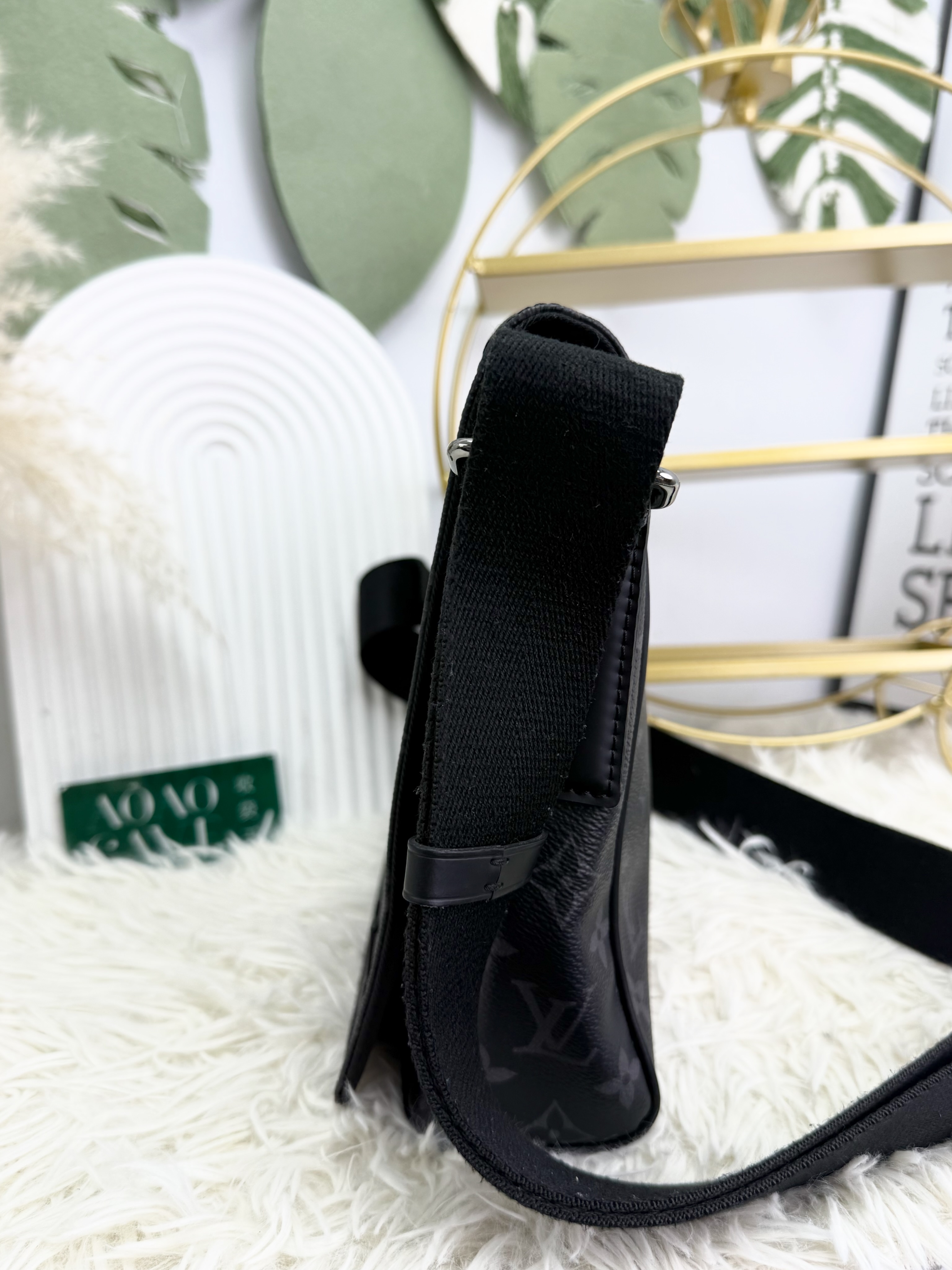 Lv👜 PRE OWNED 🛍️黑色 老花郵差包 pm size🖤