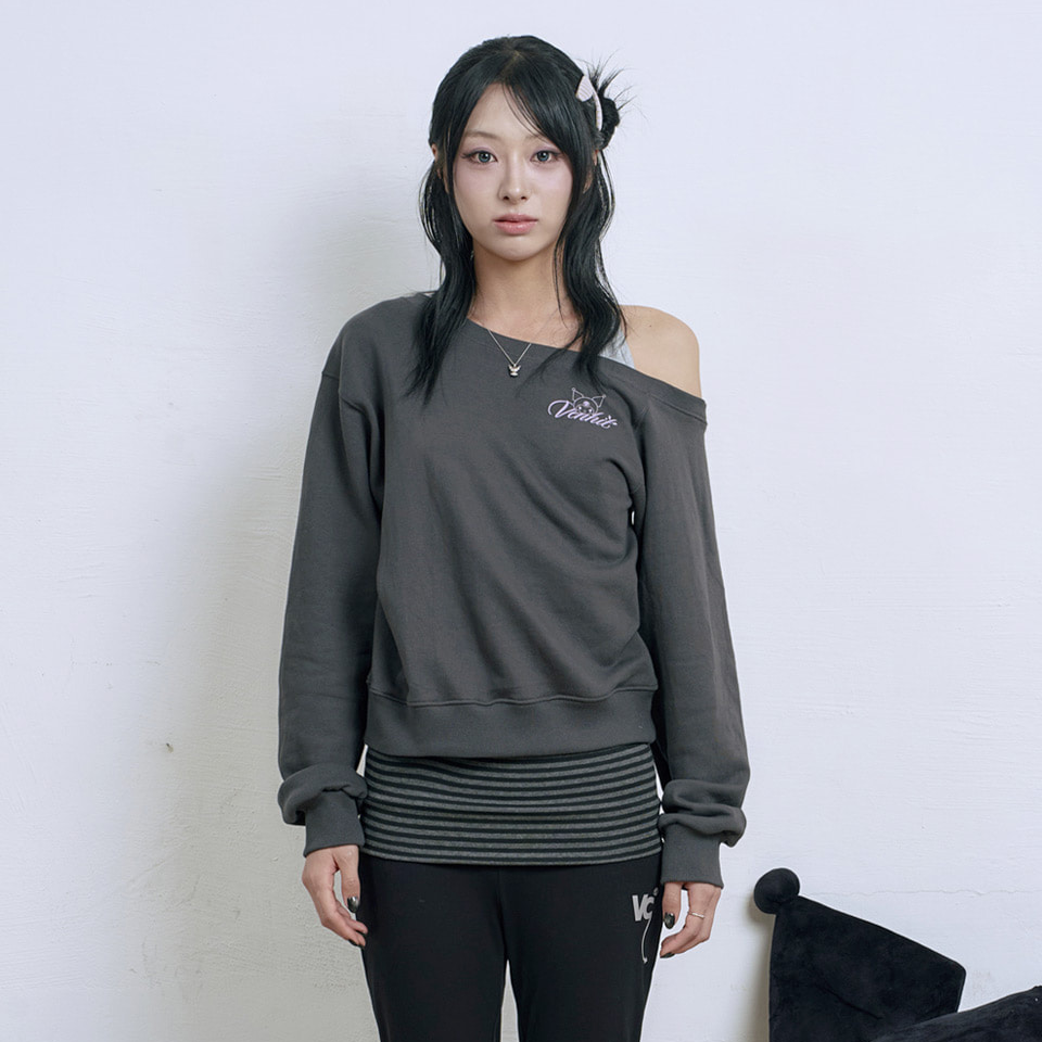 Venhit x Kuromi Off-shoulder Wing Sweatshirt (Black)