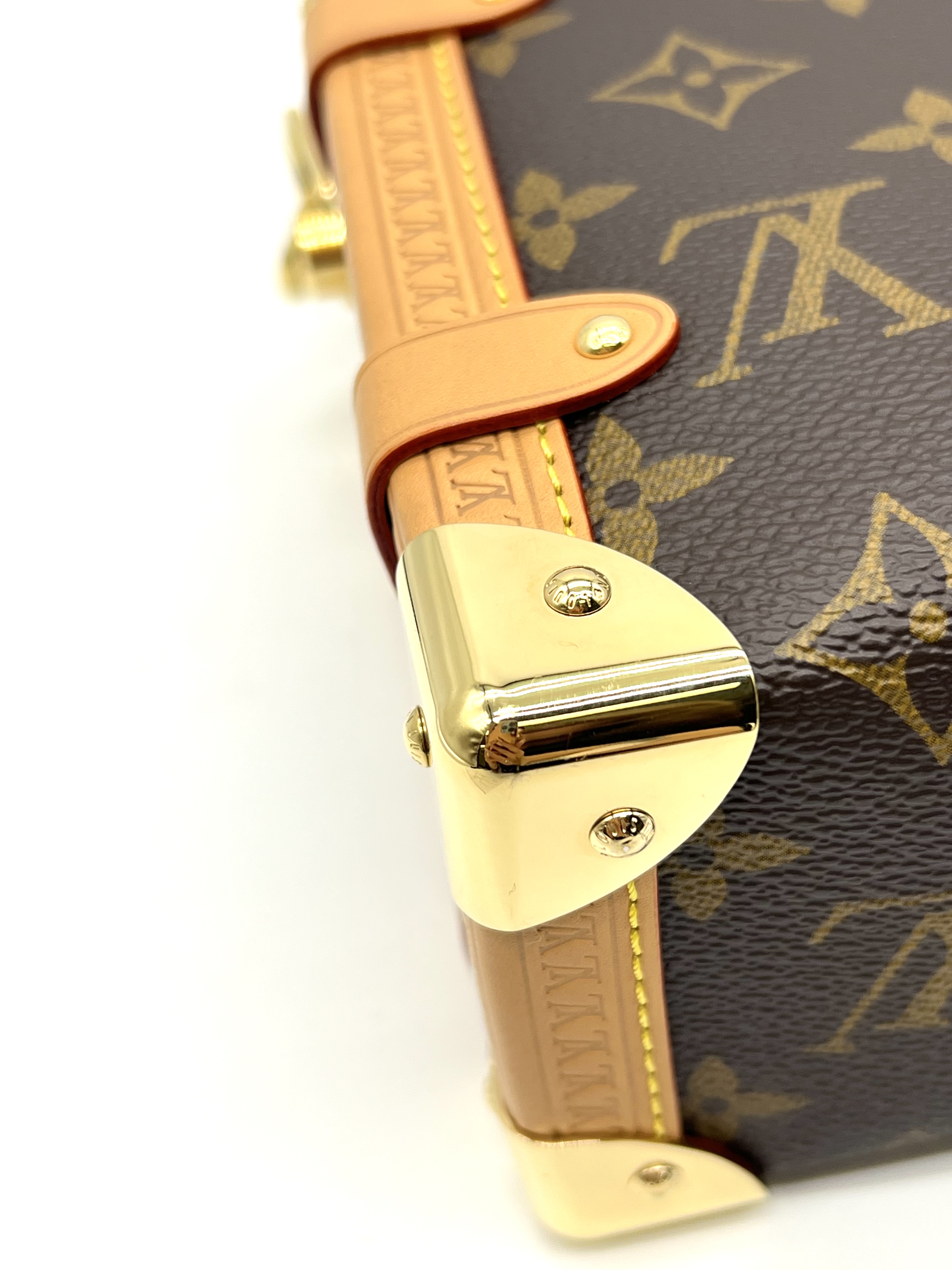 Pre-Owned LV Side Trunk MM / Product Code: 26042217