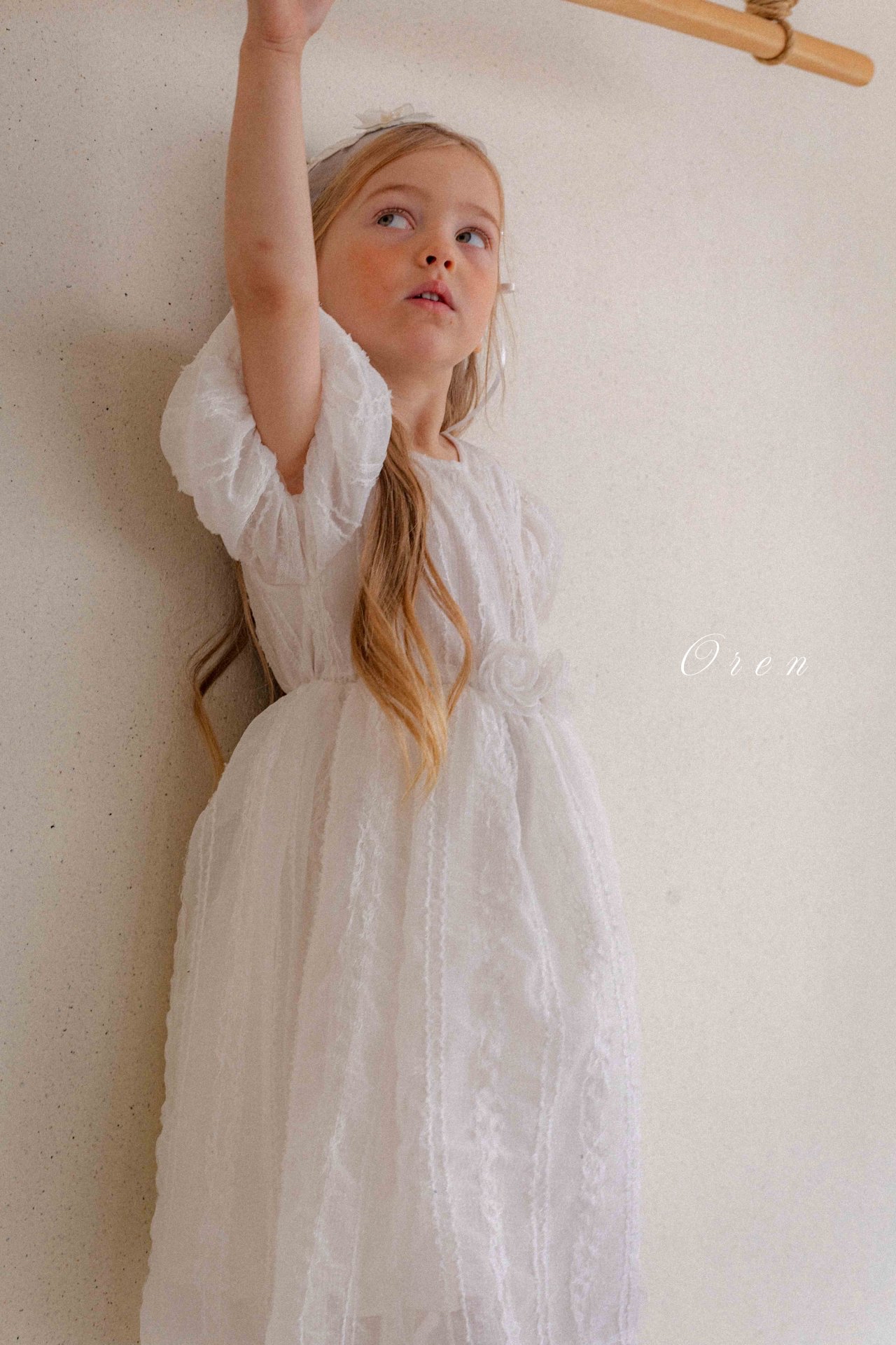 ☀️預訂 韓國直送☀️🇰🇷Oren Edel Pure蕾絲紋理花卉腰帶泡泡袖包屁裙/連身裙