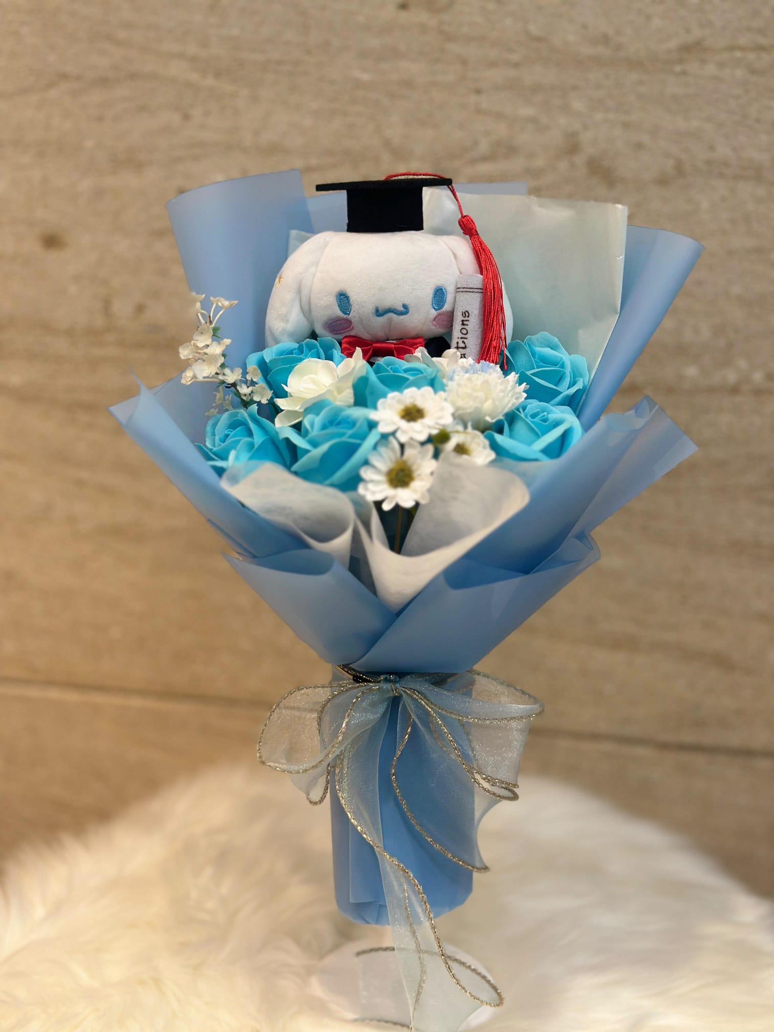 正版玉桂狗畢業公仔花束 藍色香蜆玫瑰畢業禮物