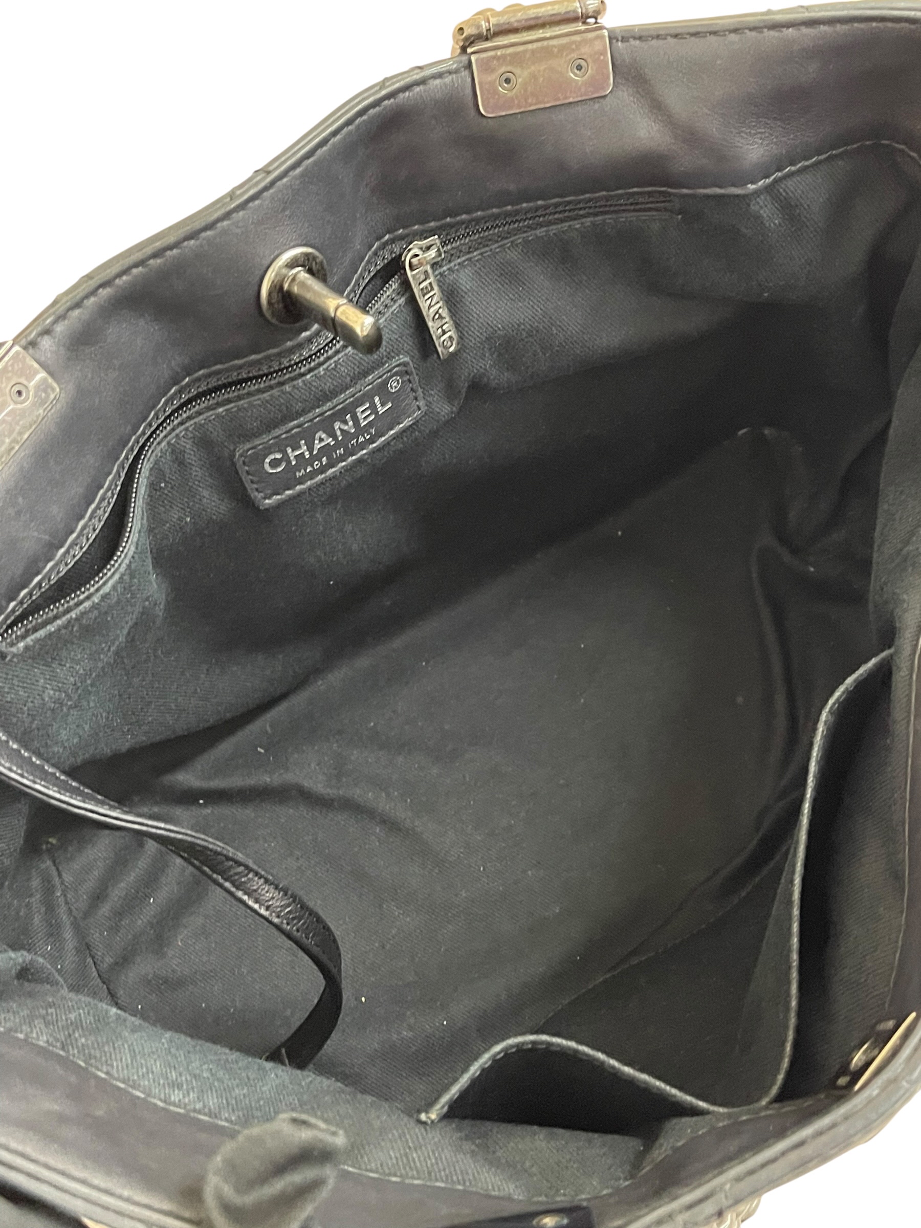 Pre-owned Chanel Shopping in Chains / Product Code: 062908