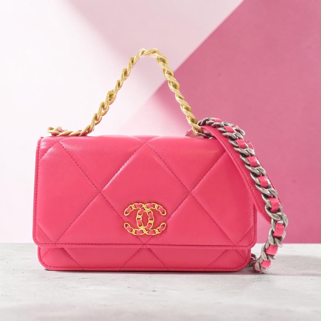 Chanel 19 Wallet on Chain WOC 100%Authentic, 95%new ✅card✅dust bag ✅box 