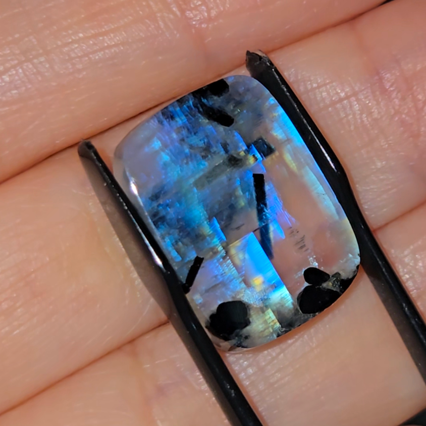 Gem-grade blue flash moonstone from India - MS2