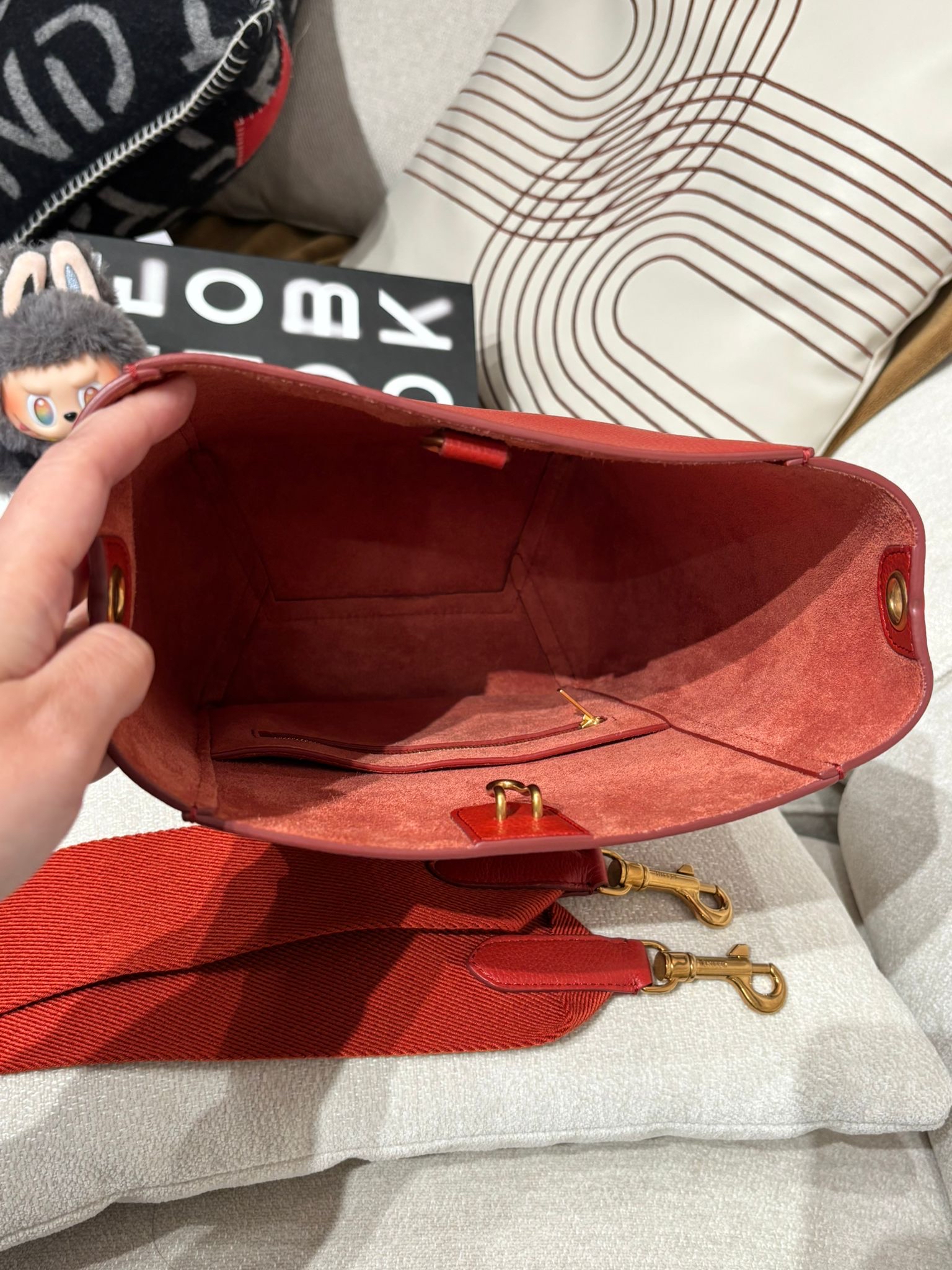 Celine sangle small bucket 牛皮 100%Authentic,95%new ✅strap✅塵袋 