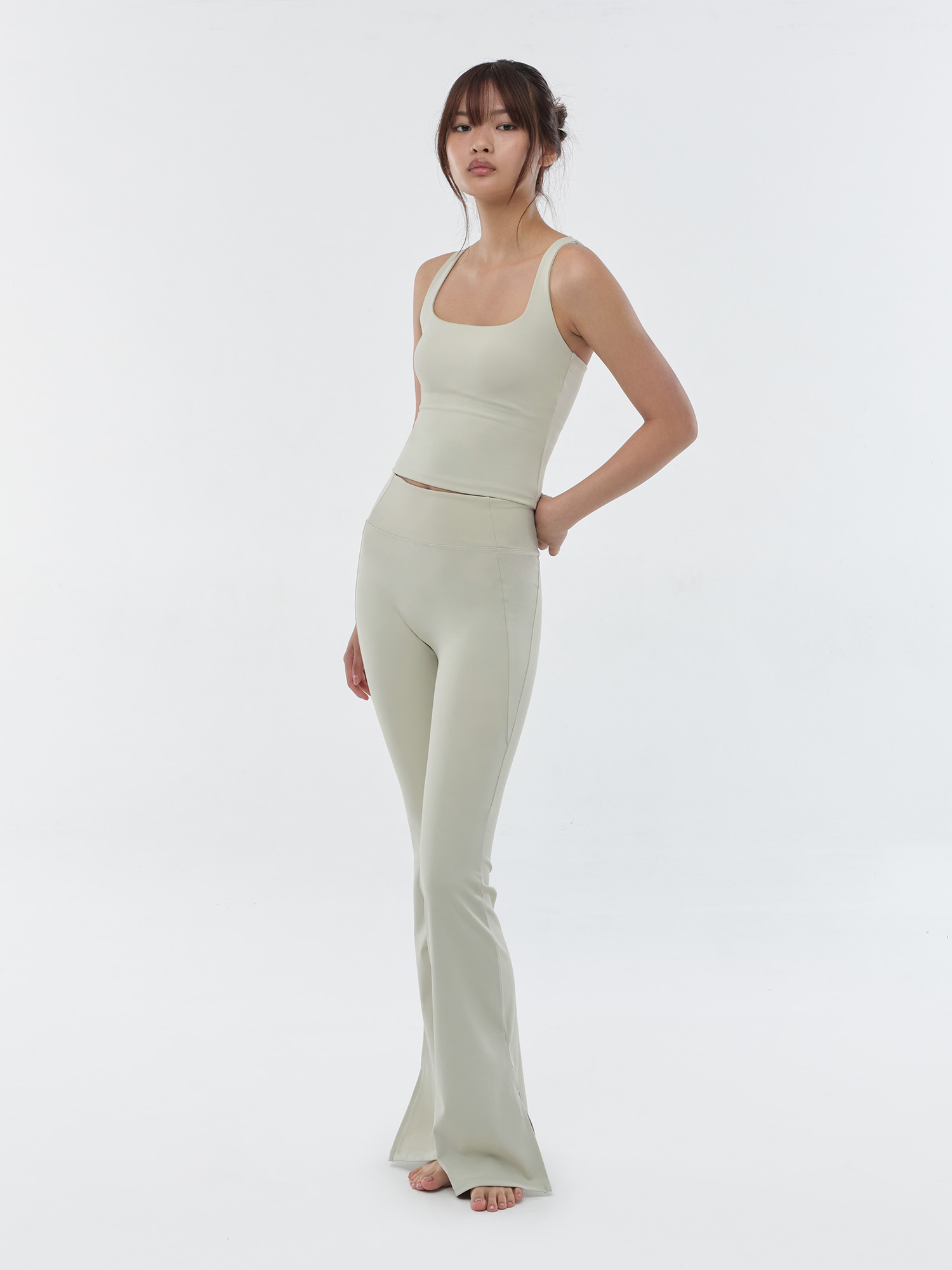預購_Square-neck Cap Built-in Tank top by Conch