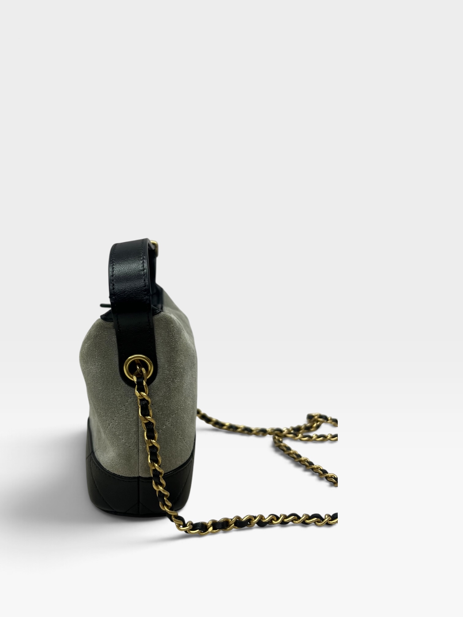 Pre-Owned CHANEL Clutch with Chain / Product Code: 102921