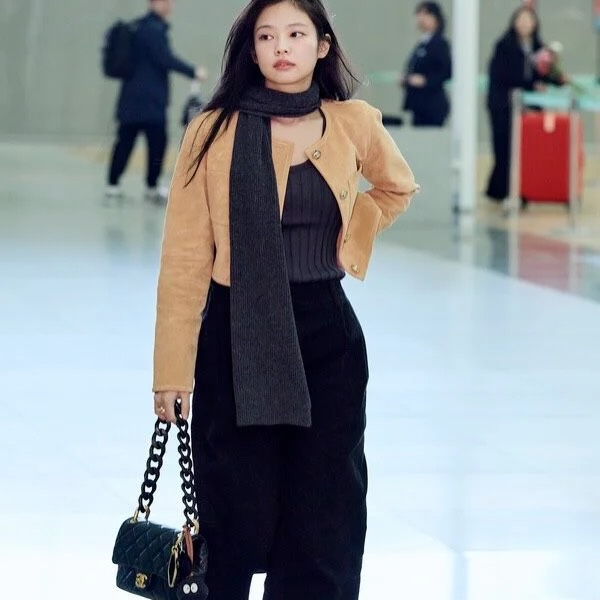 CHANEL🤍PRE OWNED 24p Funky Match 黑金荔枝皮 晶片款 2024年全套有單🖤